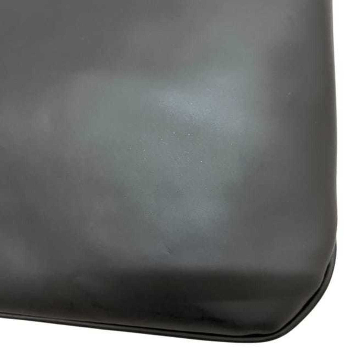 Salvatore Ferragamo Brown Dark Brown Leather Shoulder Bag (Pre-Owned)