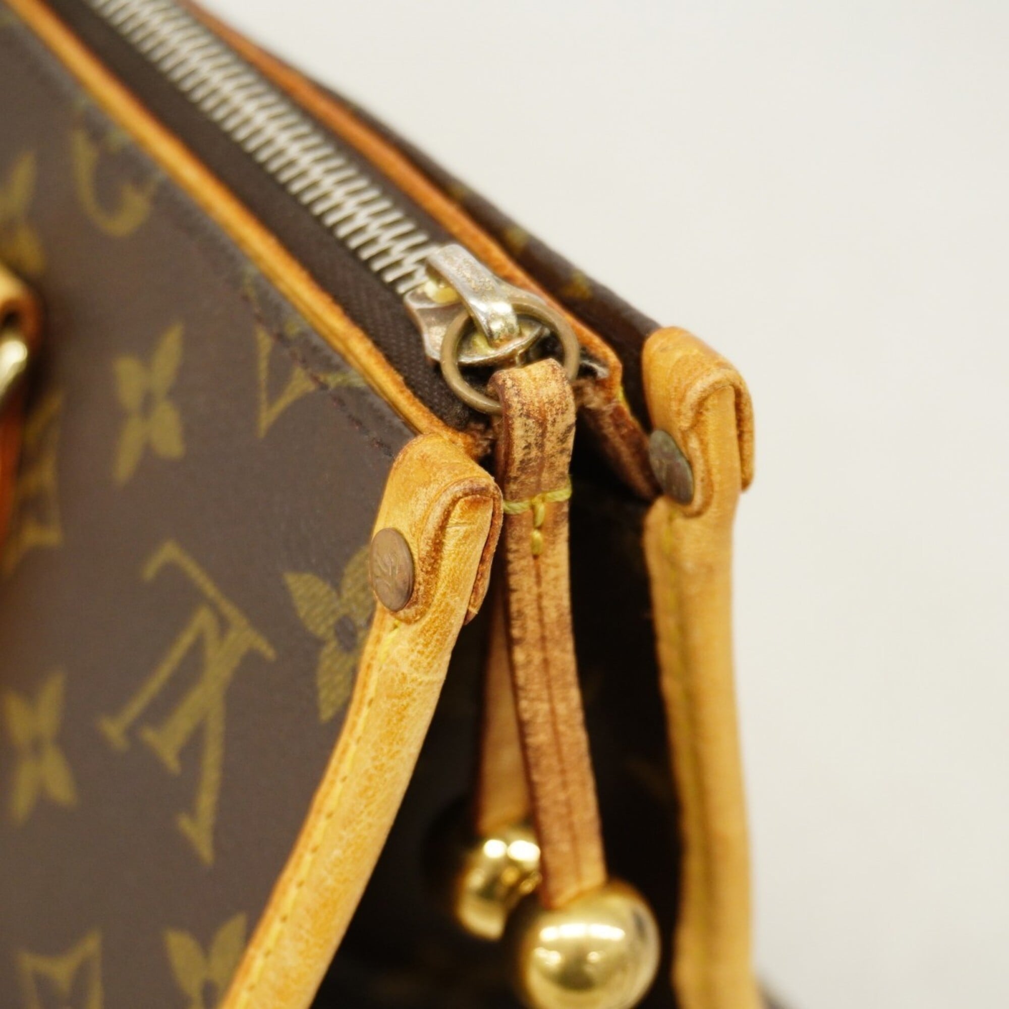 Louis Vuitton Brown Handbag (Pre-Owned)
