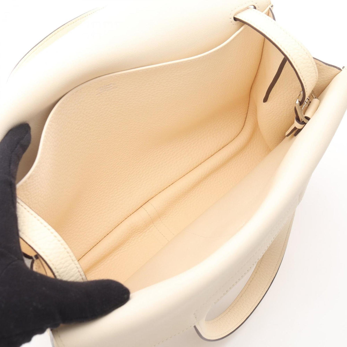 Hermes Ivory Taurillon Clemence Leather Leather Handbag (Pre-Owned)