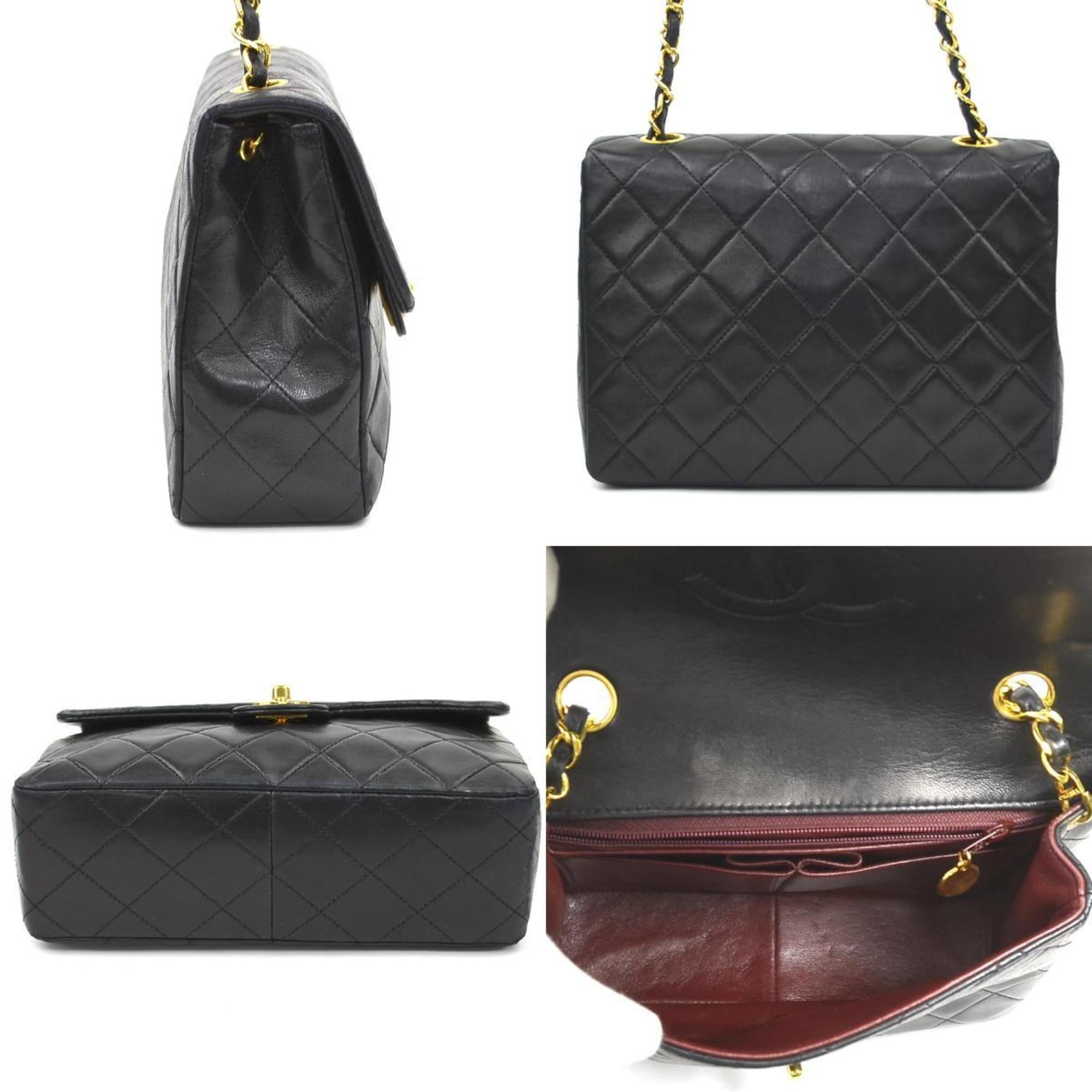 Chanel Black Leather Shoulder Bag (Pre-Owned)
