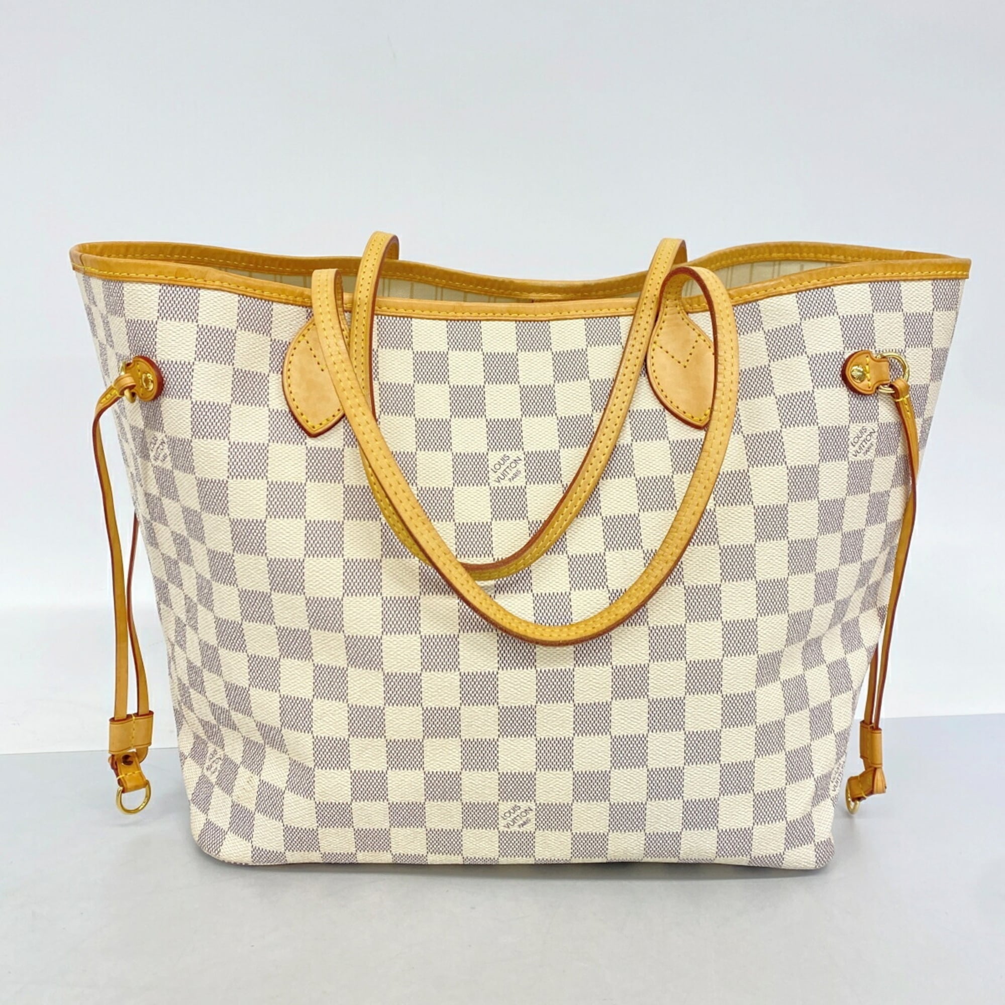 Louis Vuitton White Tote Bag (Pre-Owned)