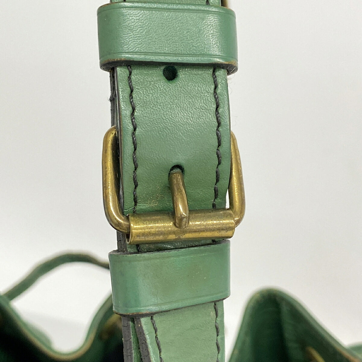 Louis Vuitton Borneo Green Shoulder Bag (Pre-Owned)
