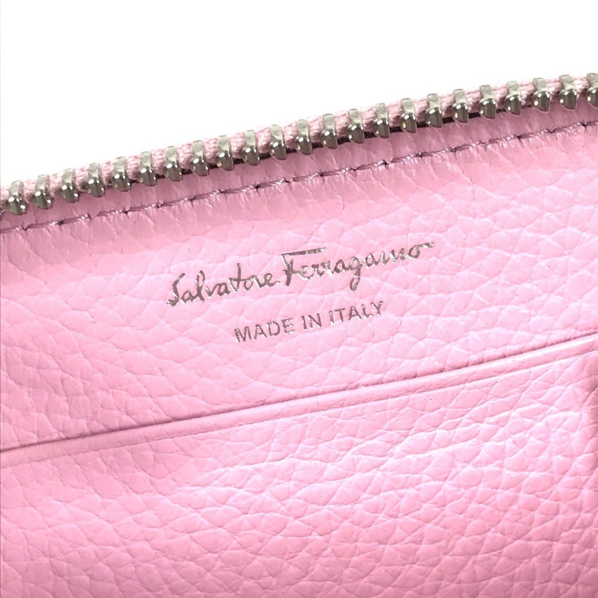 Salvatore Ferragamo Pink Leather Coin Purse/Coin Case (Pre-Owned)