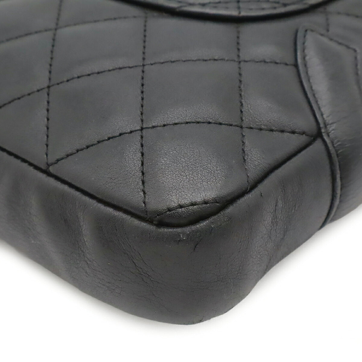 Chanel Black White Leather Shoulder Bag (Pre-Owned)