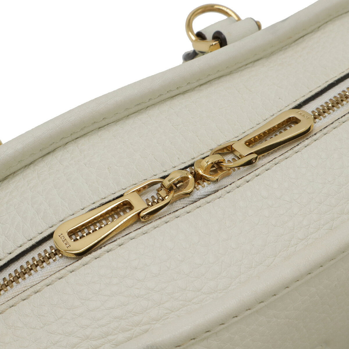 Loewe Ivory Leather Handbag Shoulder Bag (Pre-Owned)
