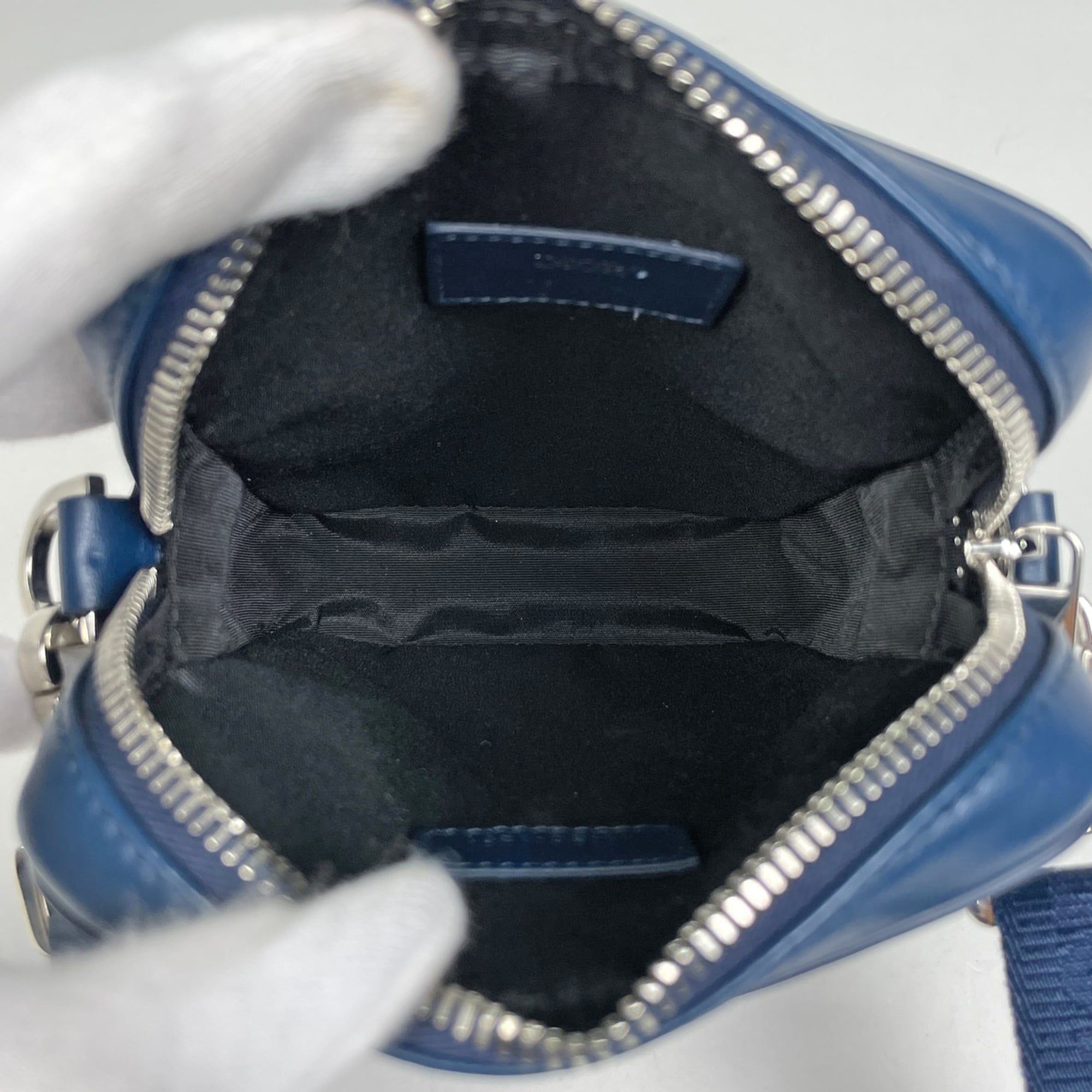 Christian Dior Blue Leather Pouch Shoulder Bag (Pre-Owned)