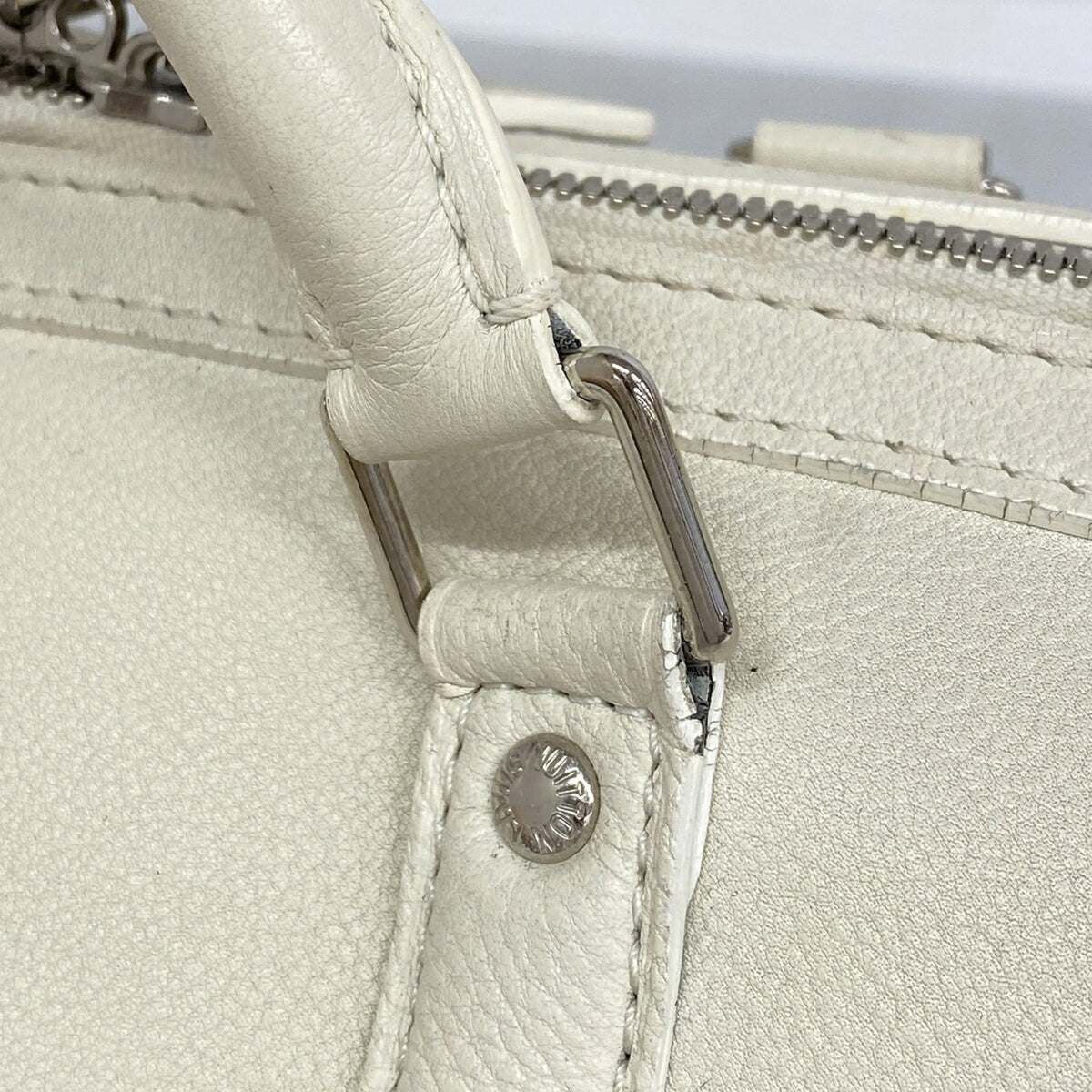 Louis Vuitton Blanc Casse Handbag (Pre-Owned)