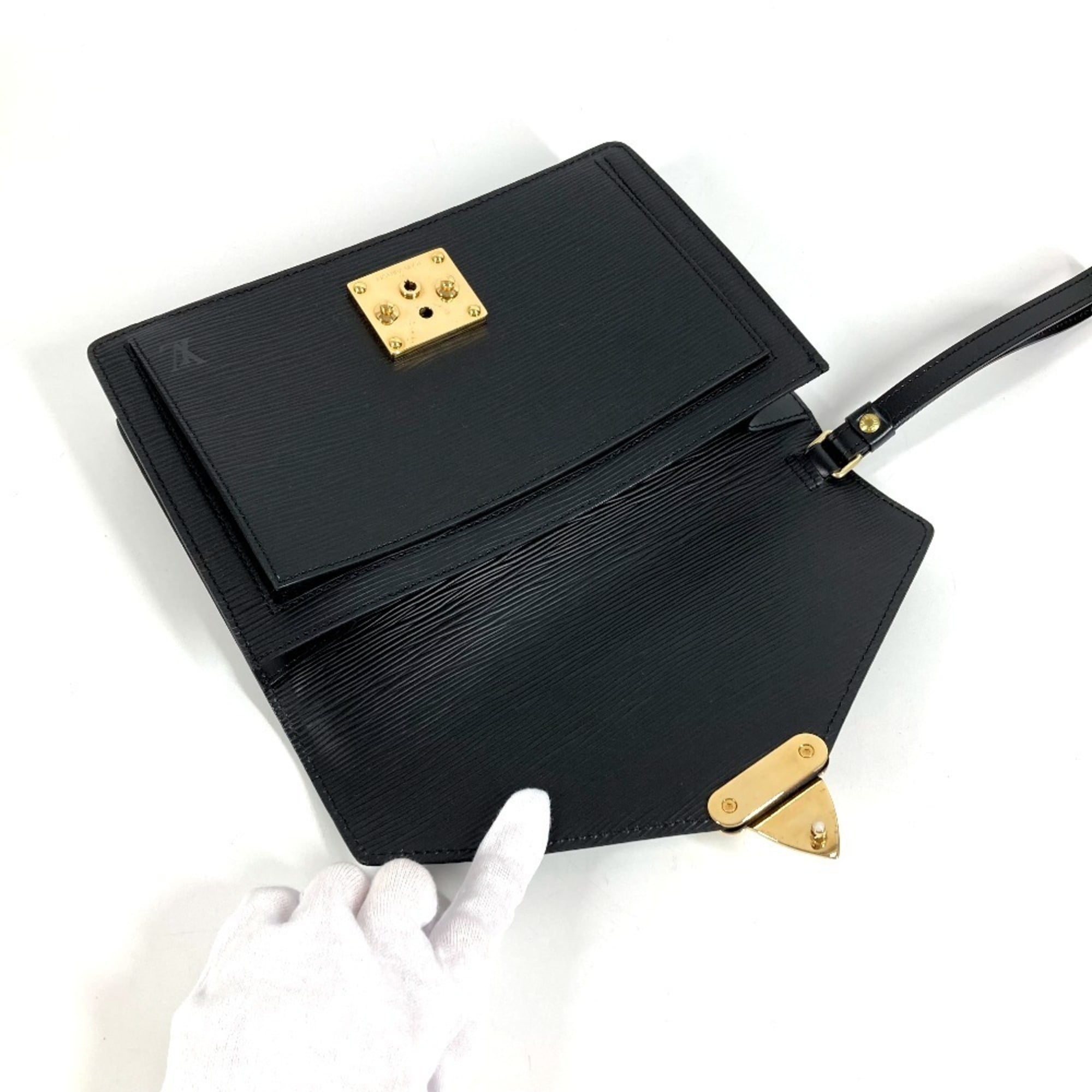 Louis Vuitton Black Noir Epi Leather Clutch Bag Pochette (Pre-Owned)