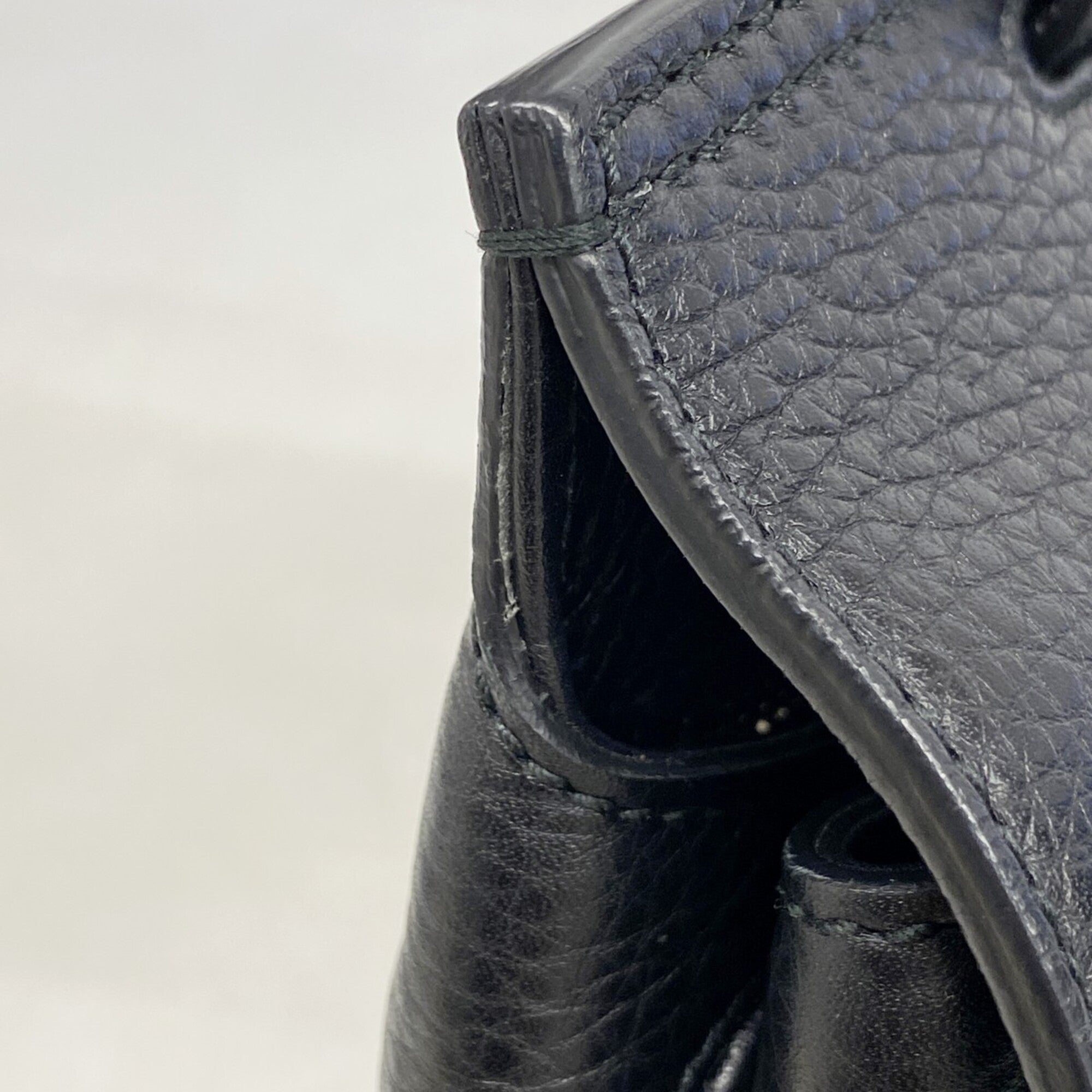 Gucci Black Leather Handbag (Pre-Owned)