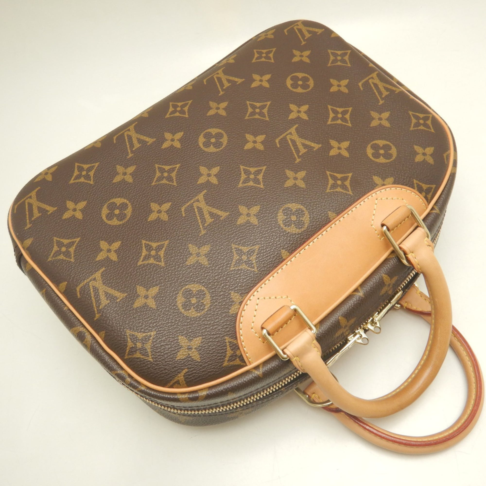 Louis Vuitton Brown Monogram Monogram Canvas Handbag (Pre-Owned)