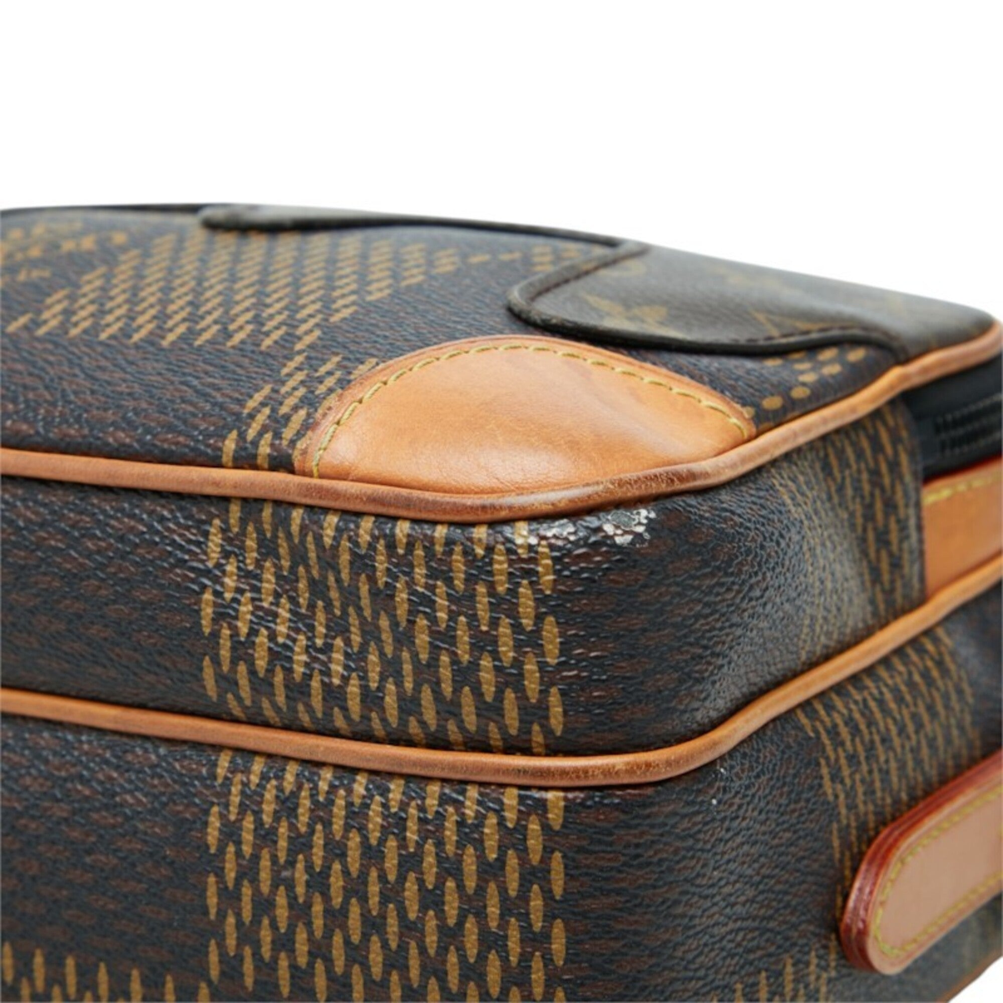 Louis Vuitton Brown Pvc Leather Messenger Bag Shoulder Bag (Pre-Owned)