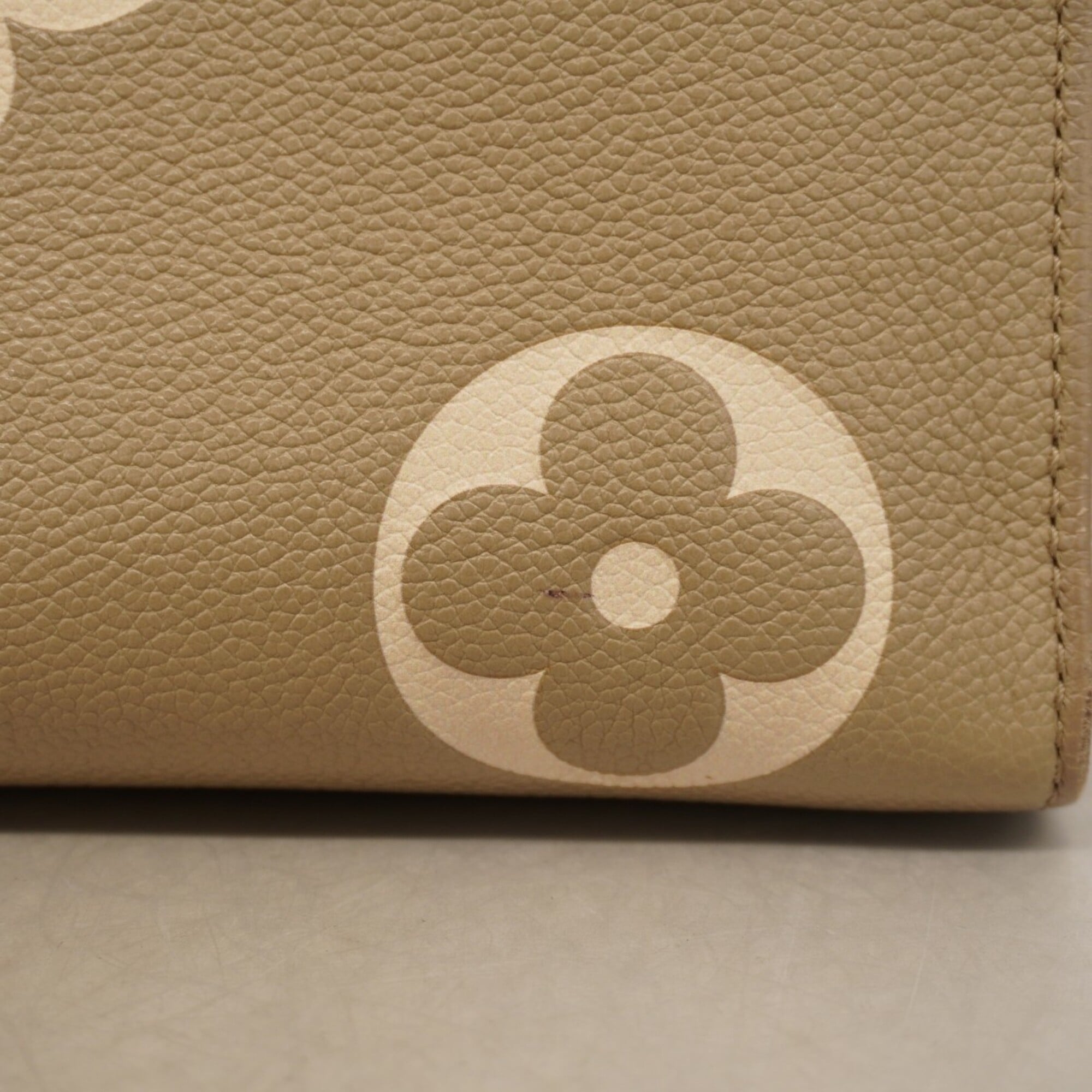 Louis Vuitton Cream Tourterelle Tote Bag (Pre-Owned)