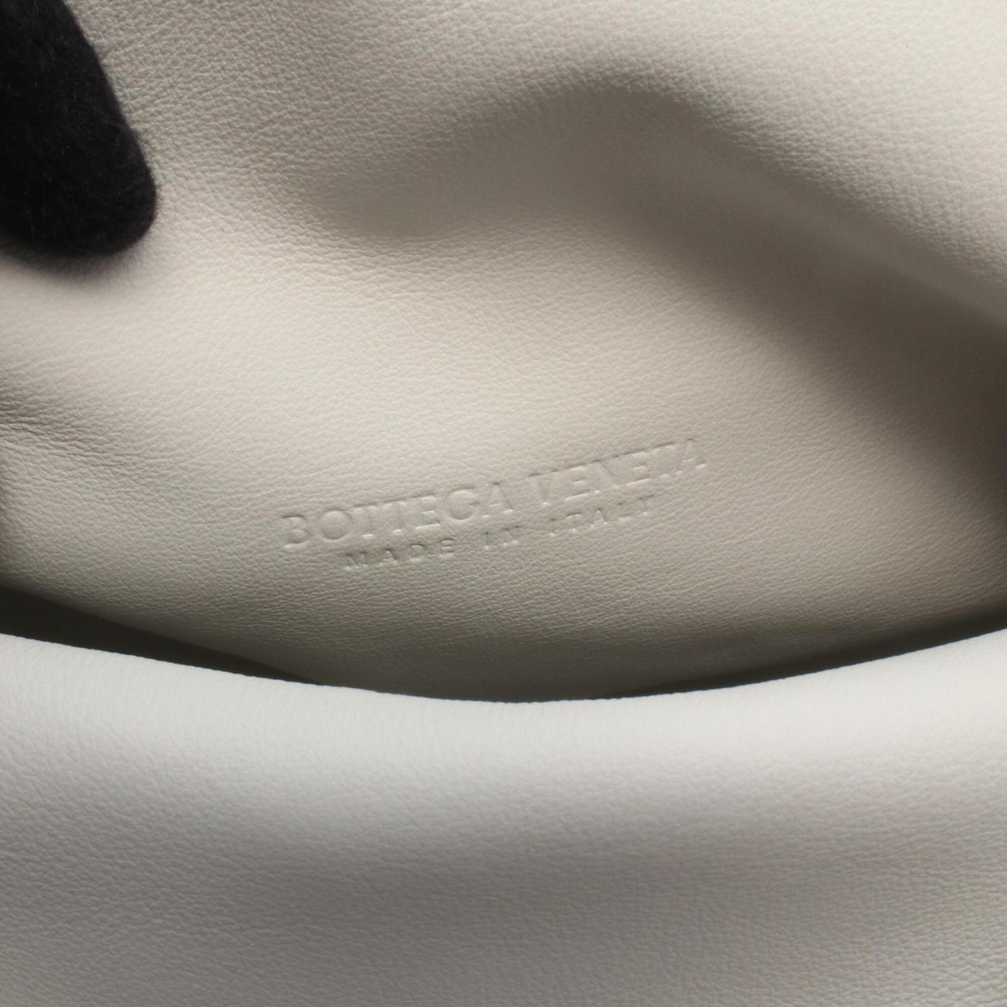 Bottega Veneta White Leather Clutch Bag Handbag (Pre-Owned)