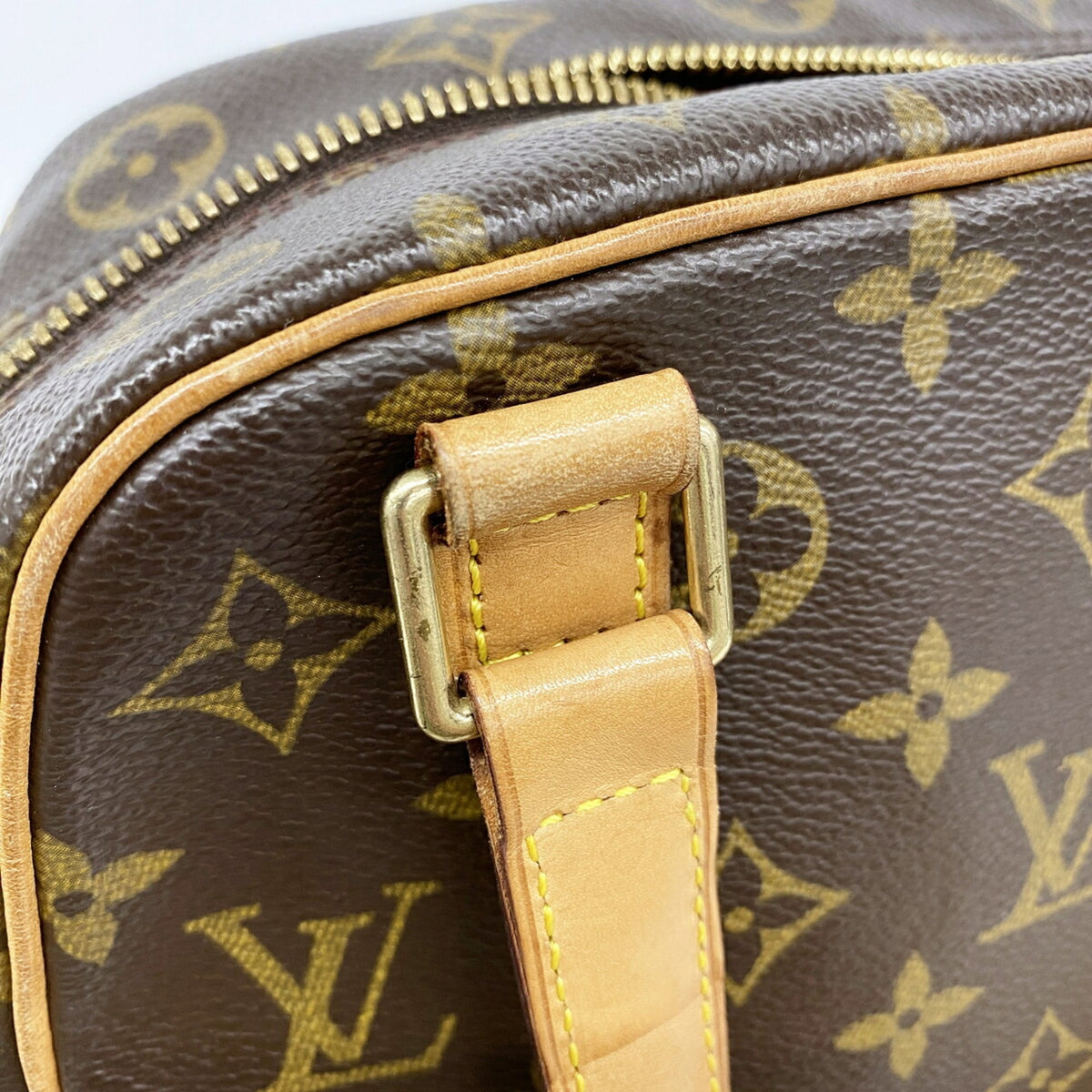Louis Vuitton Brown Handbag (Pre-Owned)