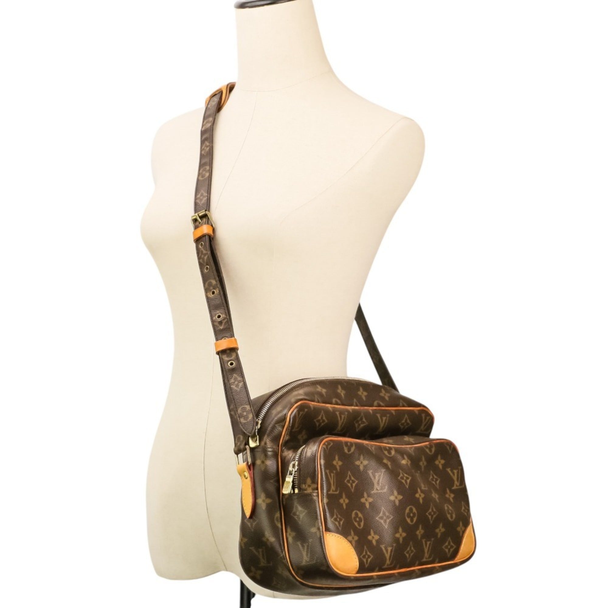 Louis Vuitton Brown Monogram Canvas Shoulder Bag (Pre-Owned)