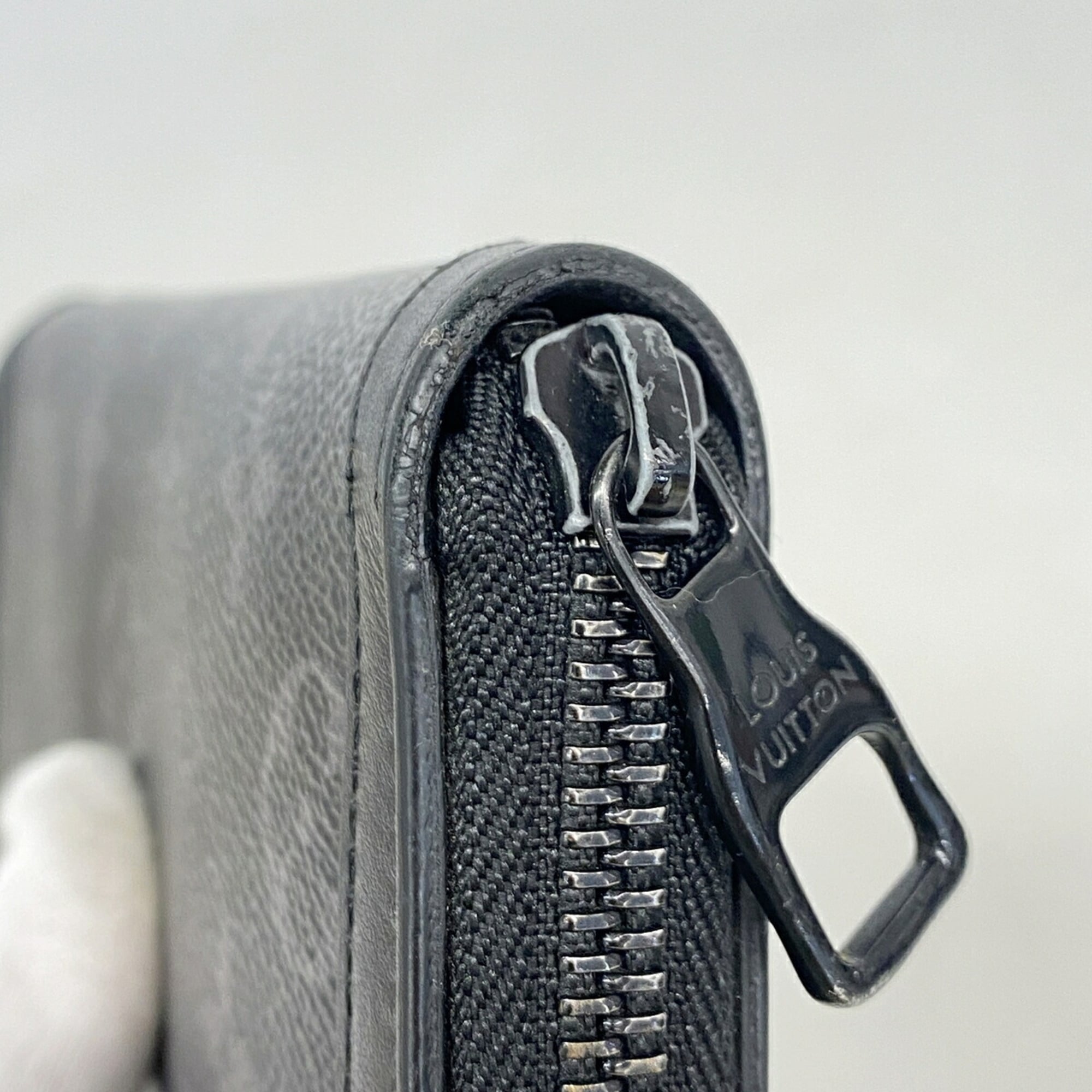 Louis Vuitton Black Long Wallet (Bi-Fold) (Pre-Owned)