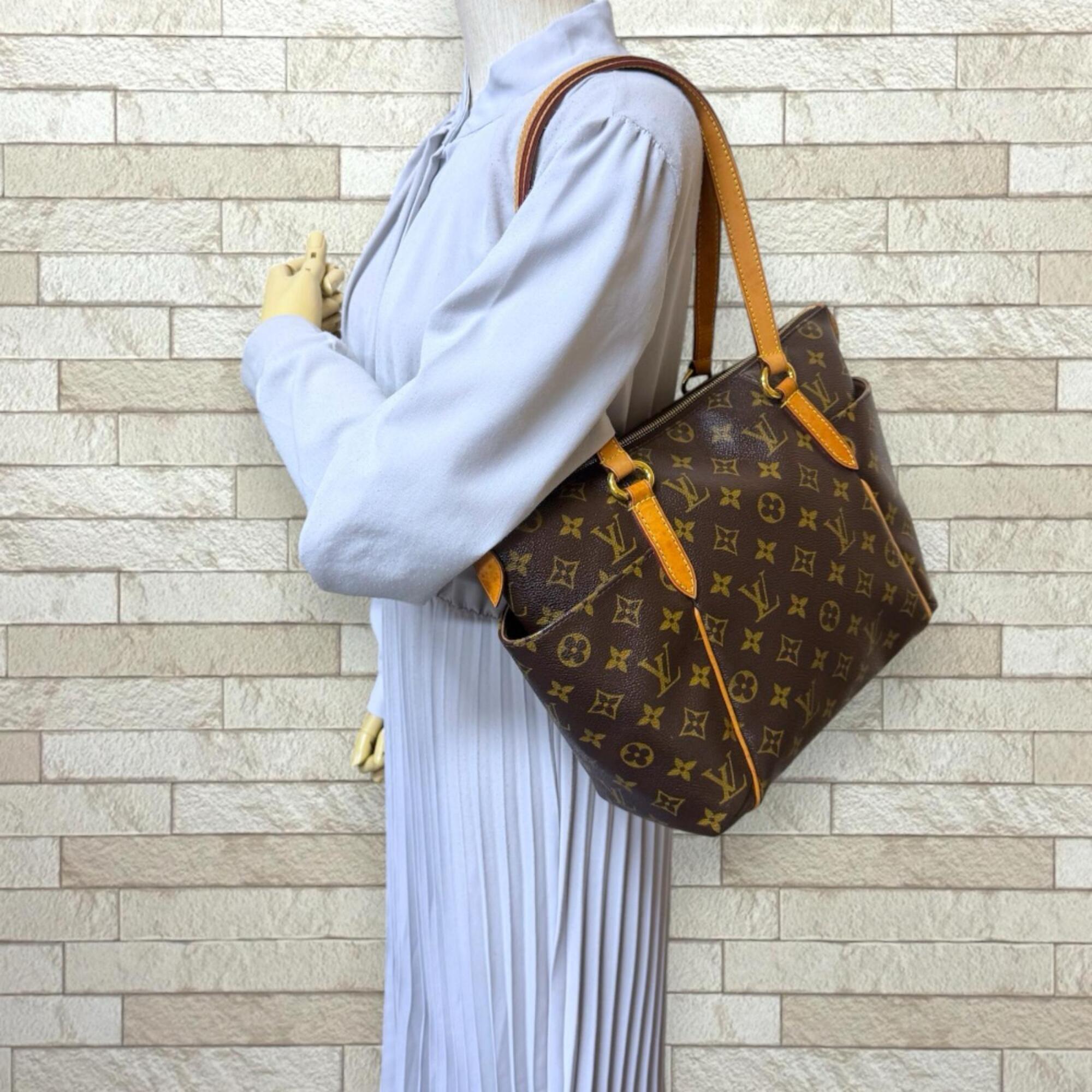 Louis Vuitton Brown Monogram Tote Bag (Pre-Owned)