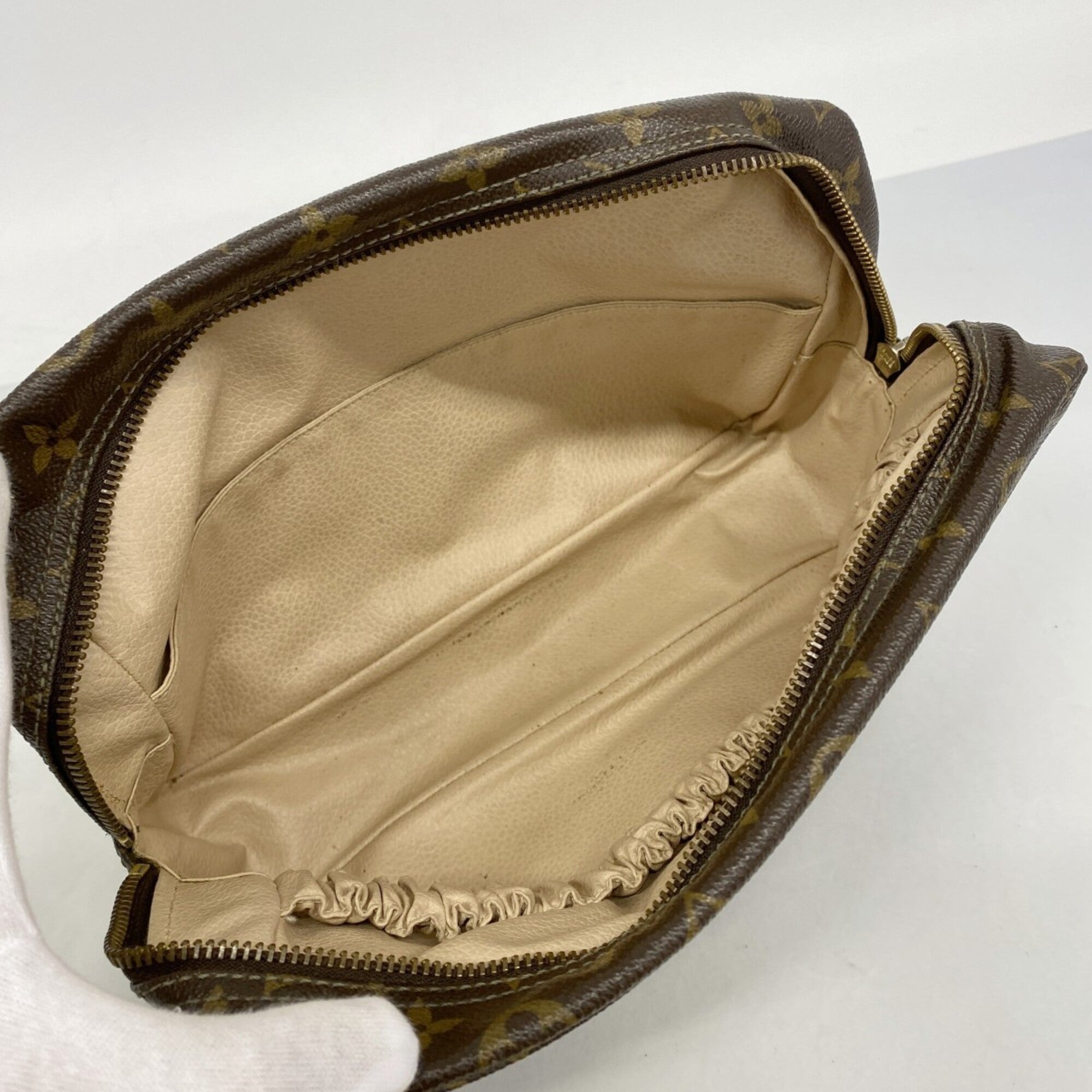 Louis Vuitton Brown Pouch (Pre-Owned)