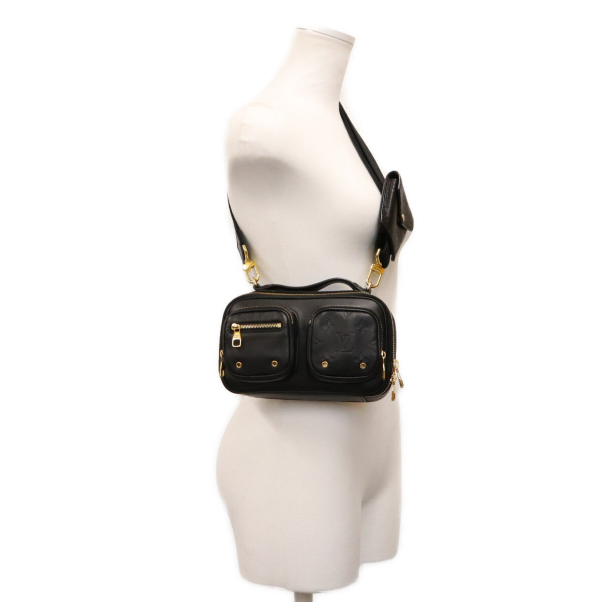 Louis Vuitton Black Leather Shoulder Bag (Pre-Owned)