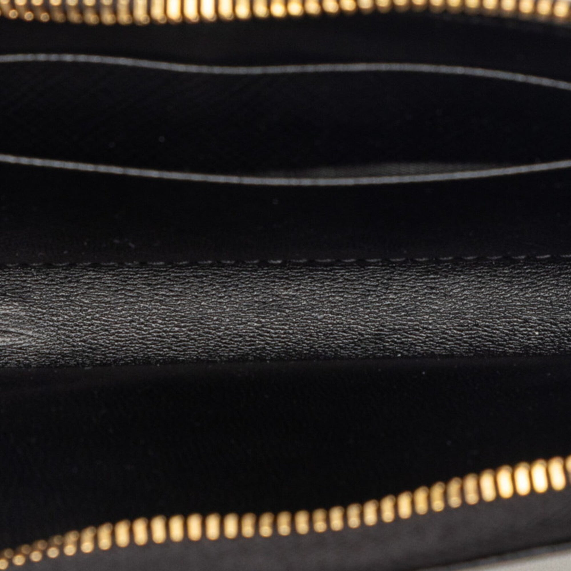 Prada Black Leather Coin Purse/Coin Case (Pre-Owned)
