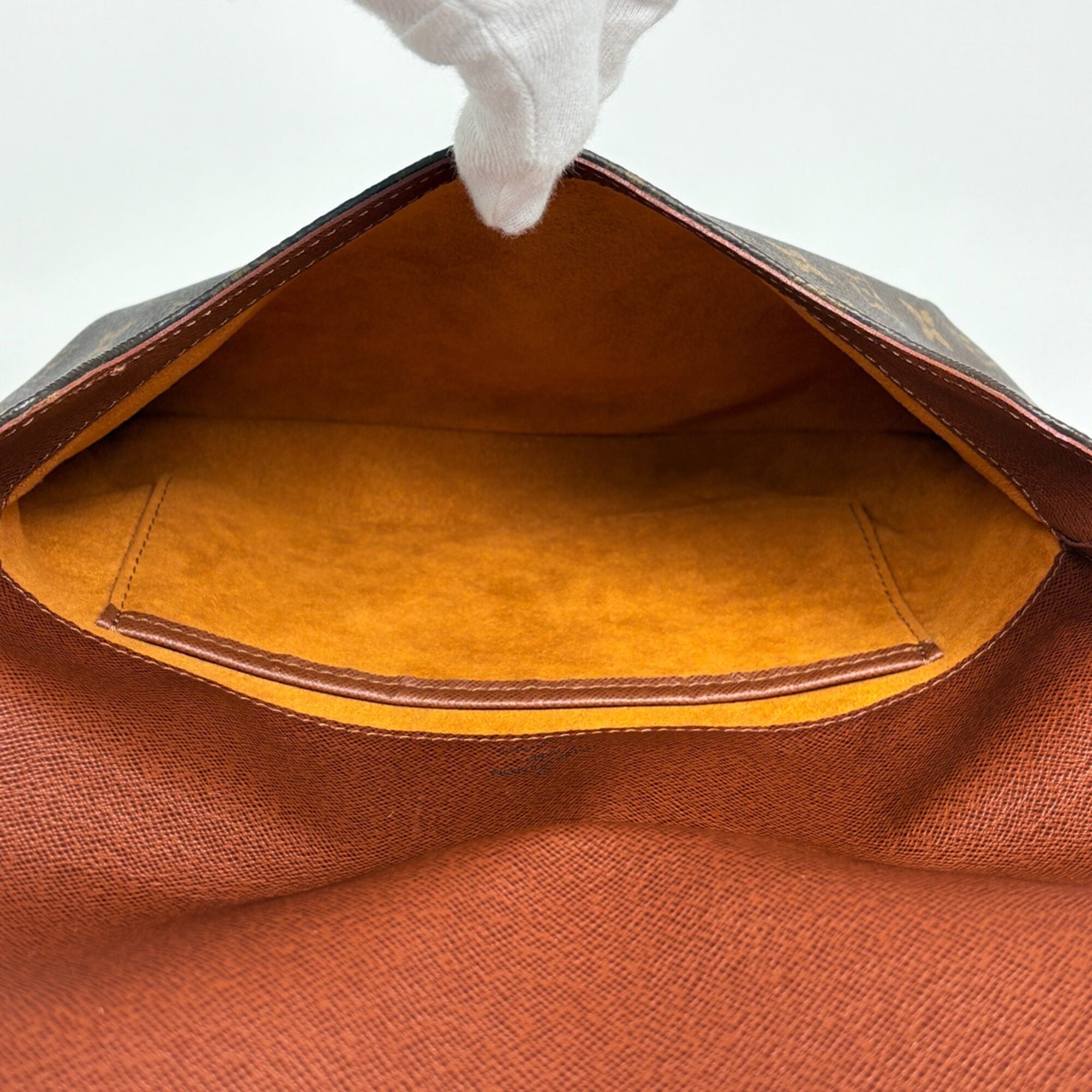 Louis Vuitton Brown Monogram Monogram Shoulder Bag (Pre-Owned)
