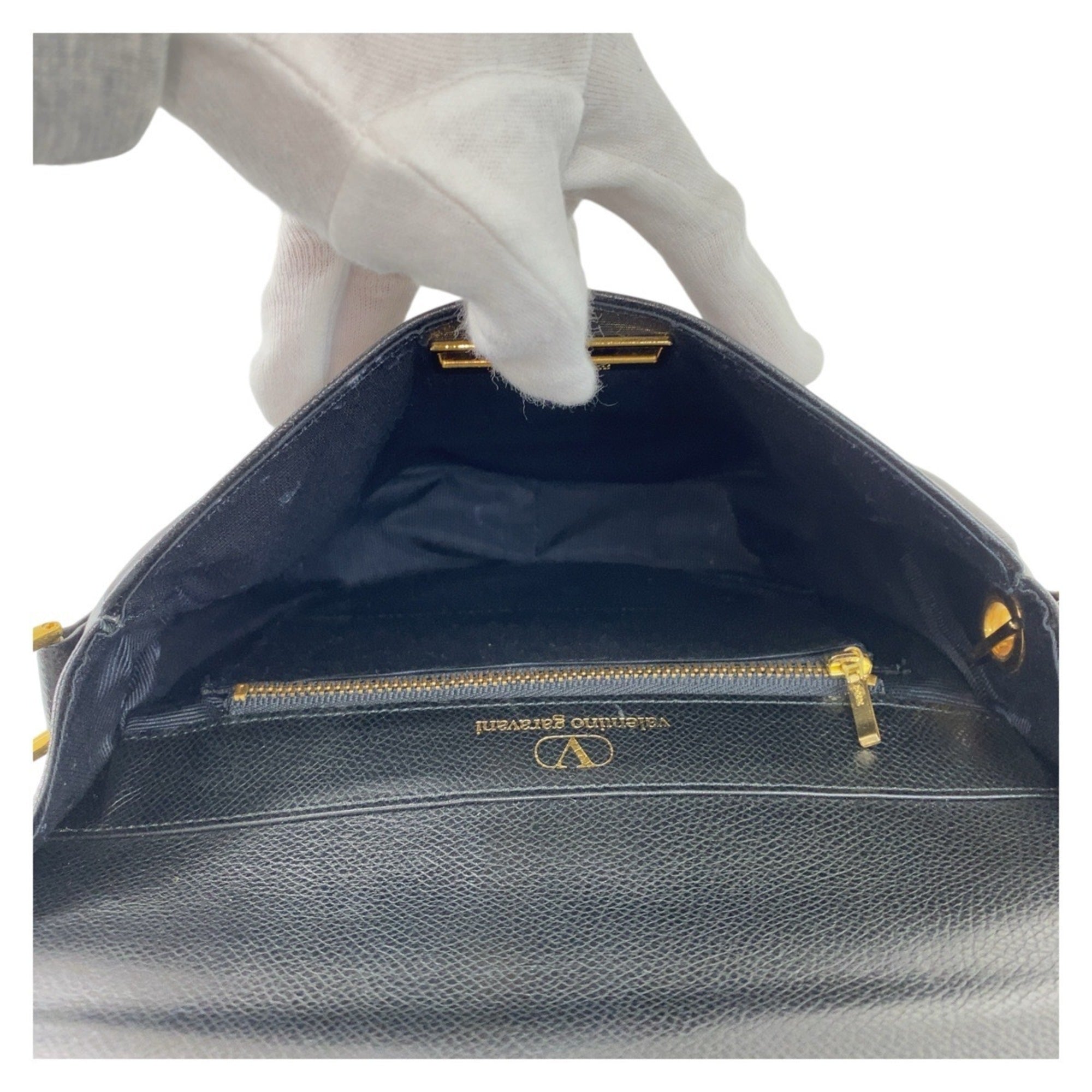 Valentino Garavani Black Leather Pochette Shoulder Bag (Pre-Owned)