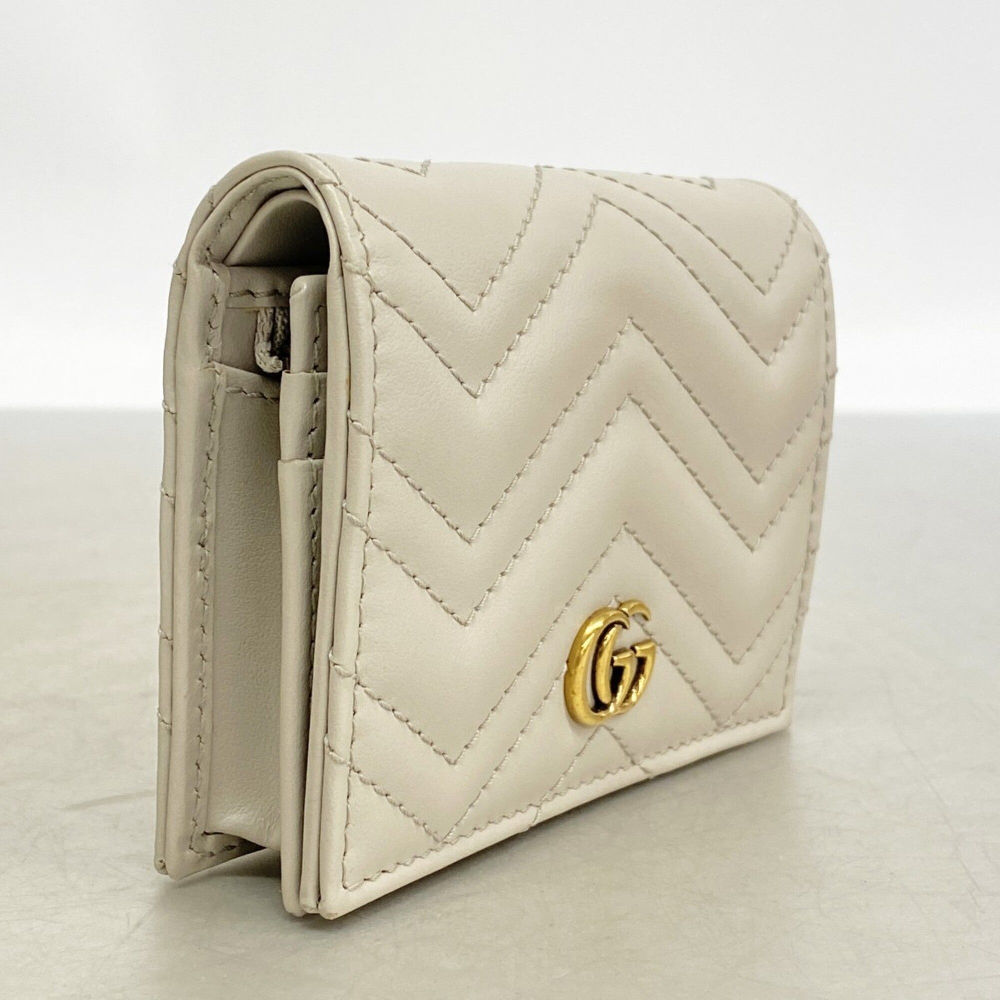 Gucci Gray Leather Wallet (Bi-Fold) (Pre-Owned)