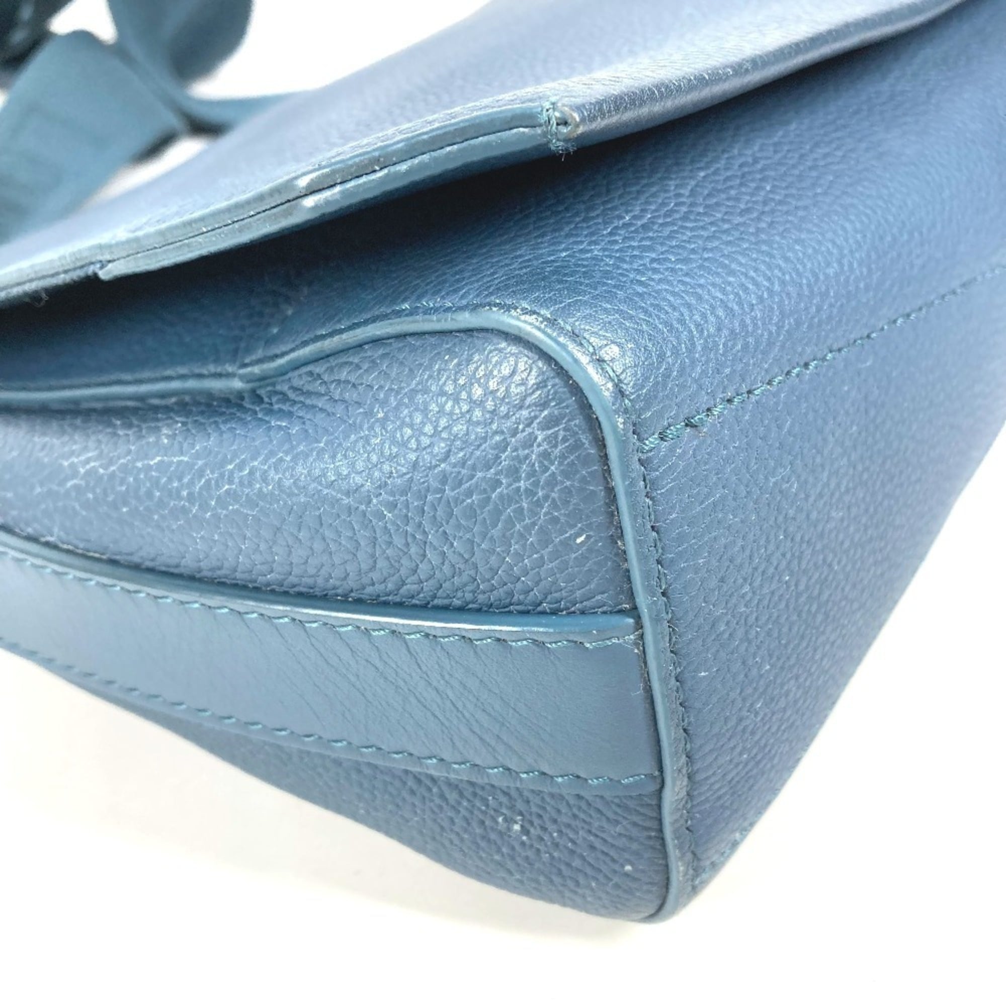 Louis Vuitton Navy Leather Shoulder Bag (Pre-Owned)