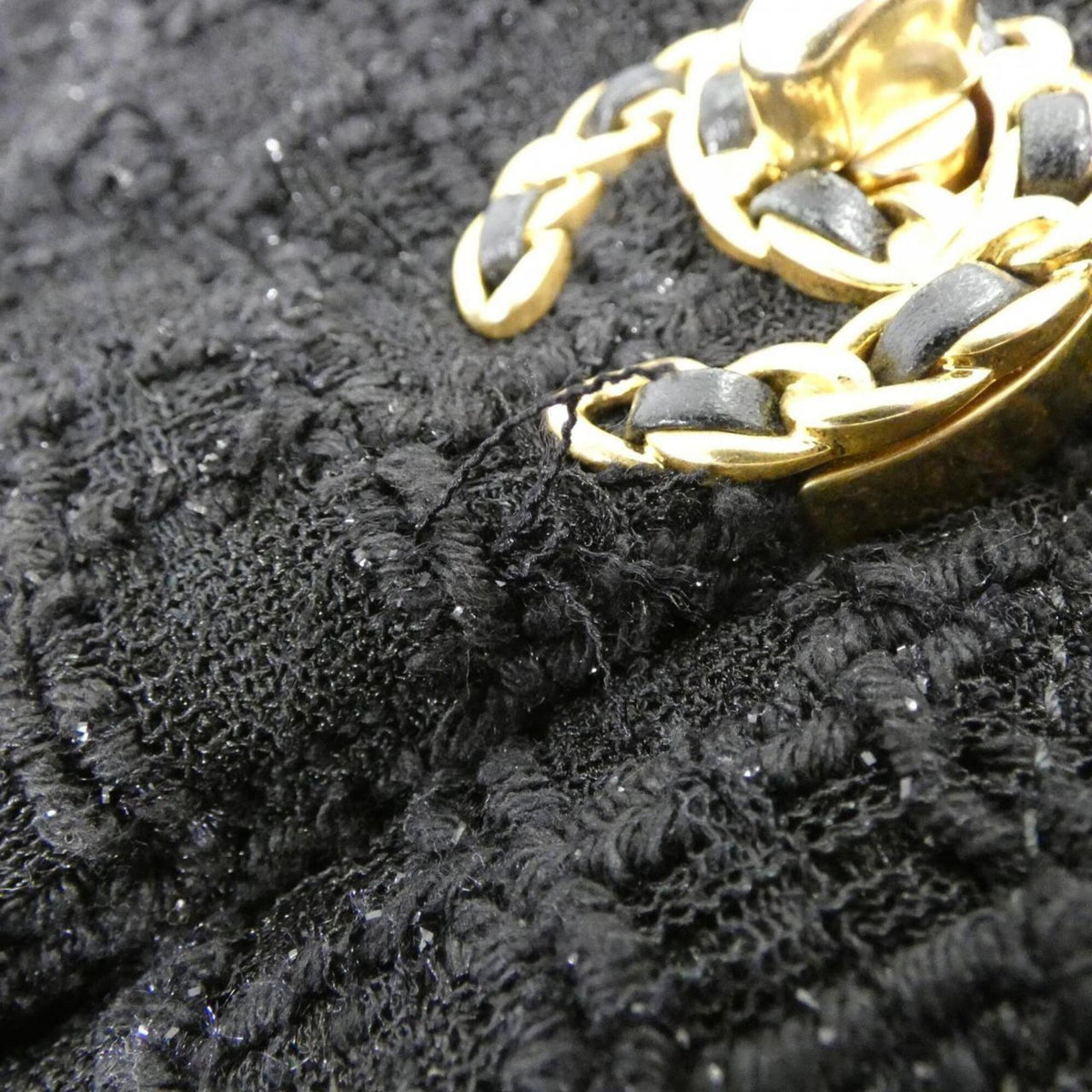 Chanel Black Tweed Shoulder Bag (Pre-Owned)