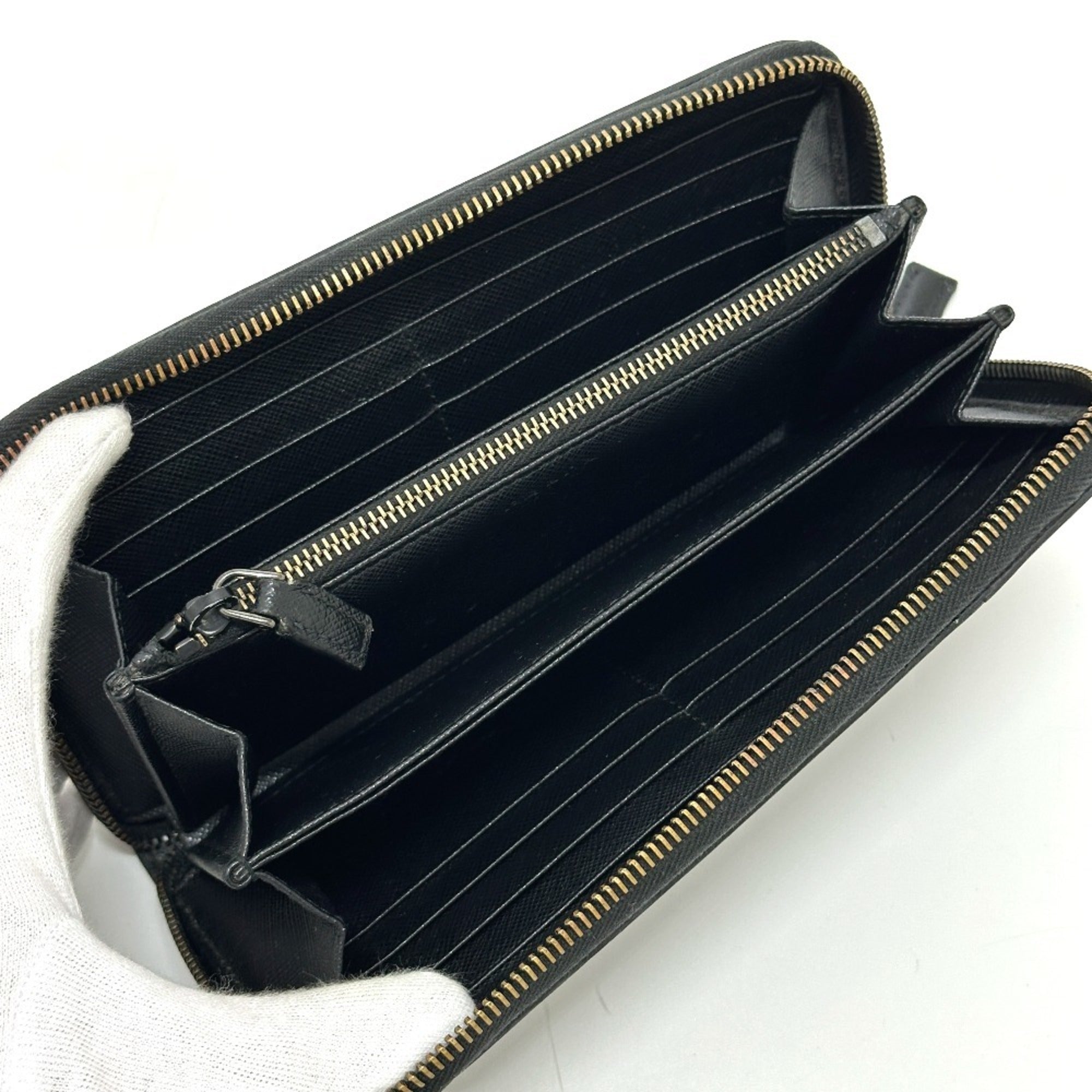 Prada Black Saffiano Long Wallet (Bi-Fold) (Pre-Owned)