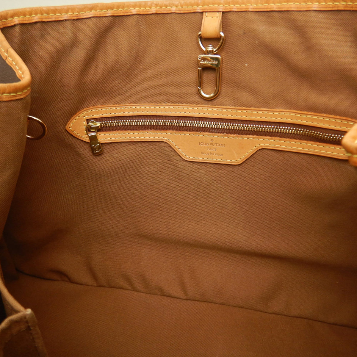 Louis Vuitton Brown Monogram Monogram Shoulder Bag (Pre-Owned)