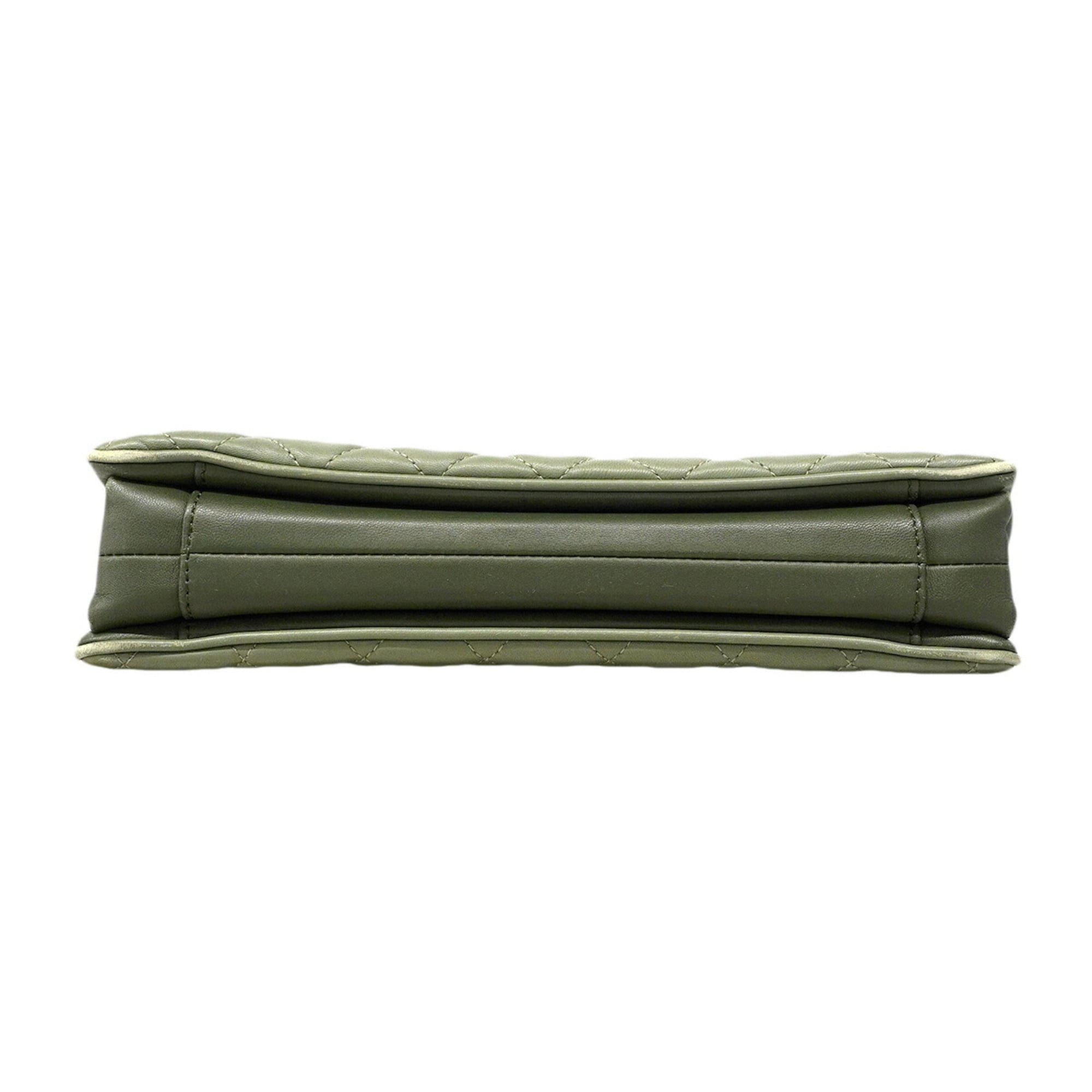 Chanel Green Leather Shoulder Bag (Pre-Owned)