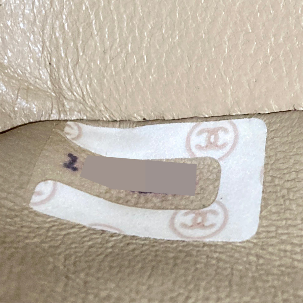 Chanel Beige Shoulder Bag (Pre-Owned)