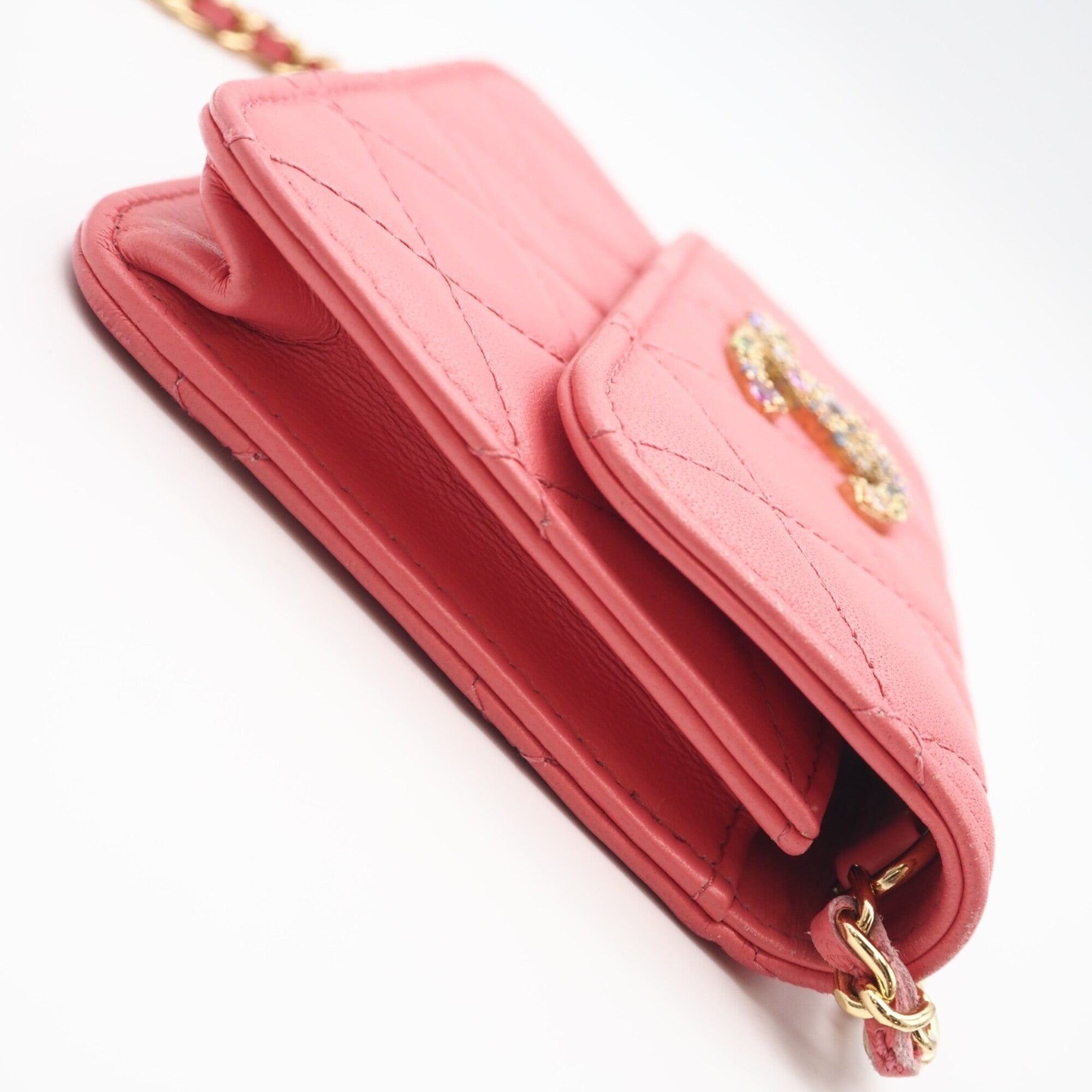 Chanel Matelasse Pink Leather Shoulder Bag (Pre-Owned)