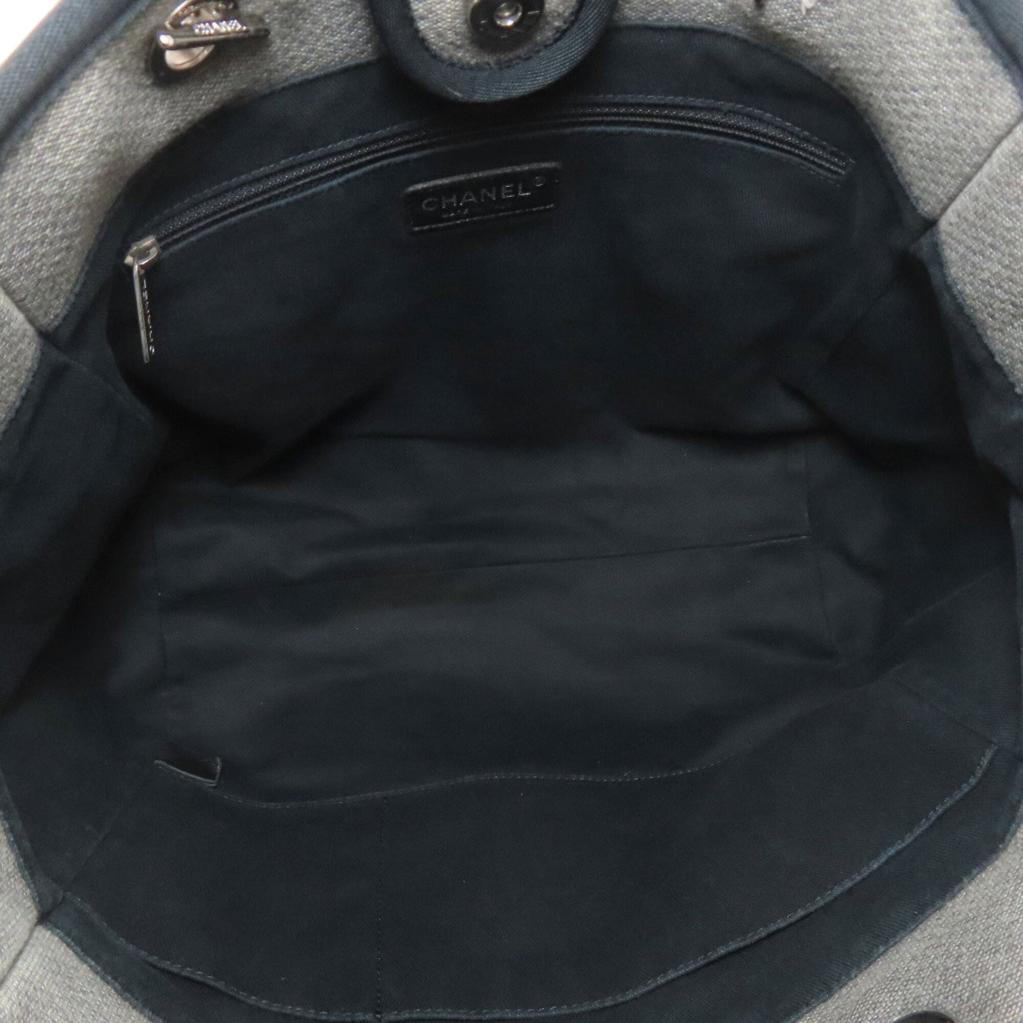 Chanel Gray Leather Tote Bag (Pre-Owned)