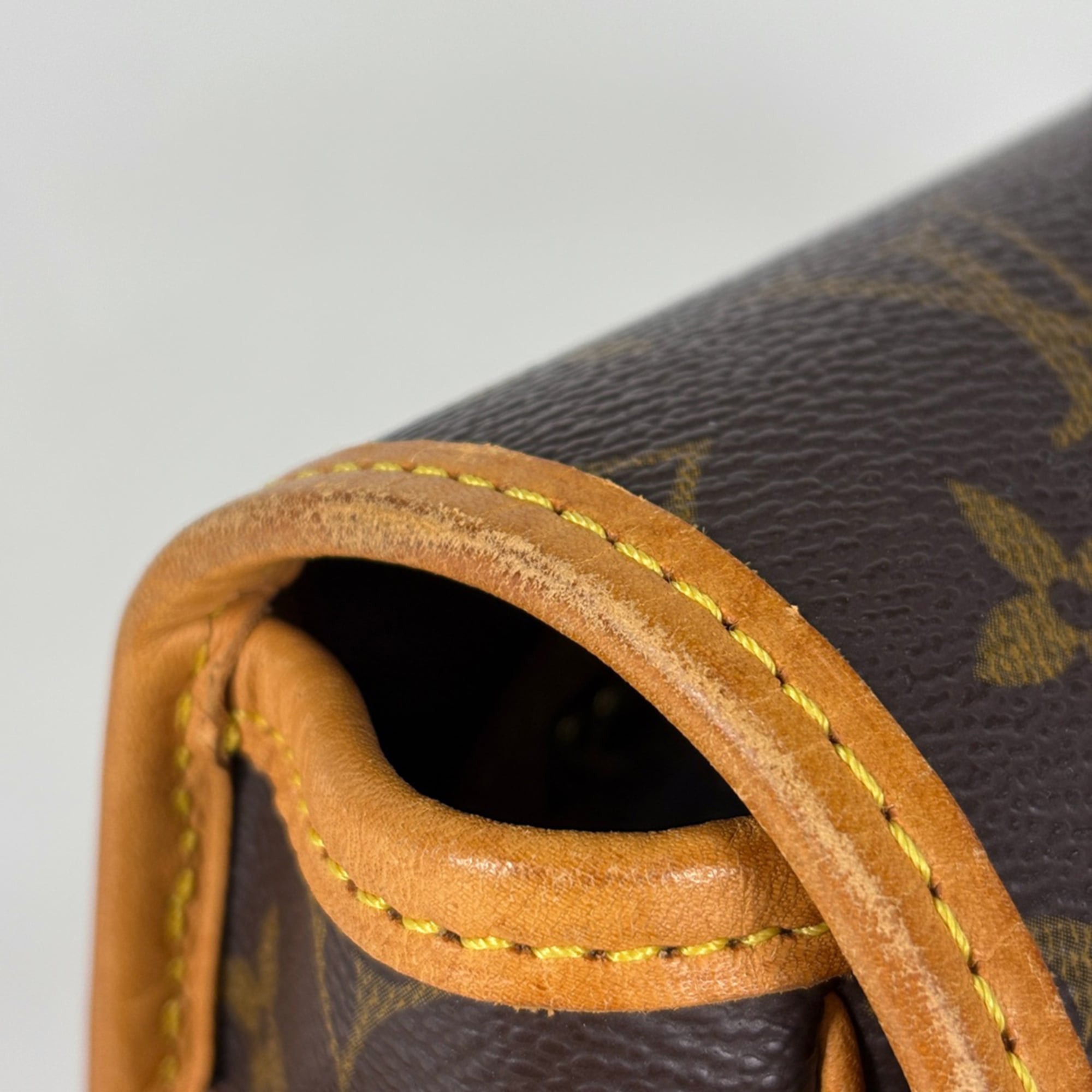 Louis Vuitton Brown Monogram Shoulder Bag (Pre-Owned)