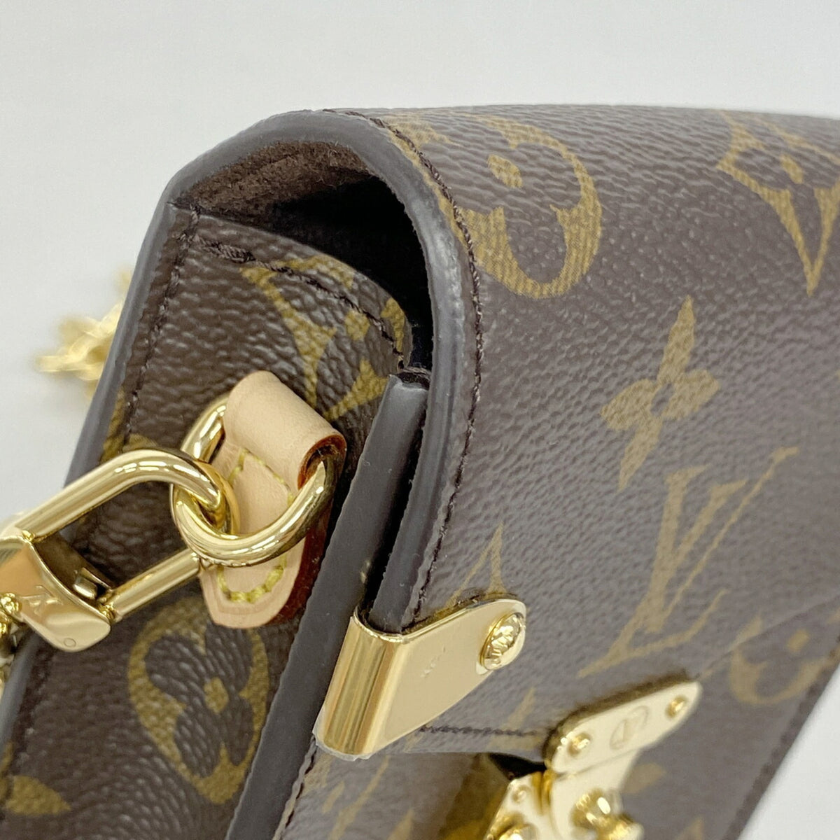 Louis Vuitton Brown Shoulder Bag (Pre-Owned)