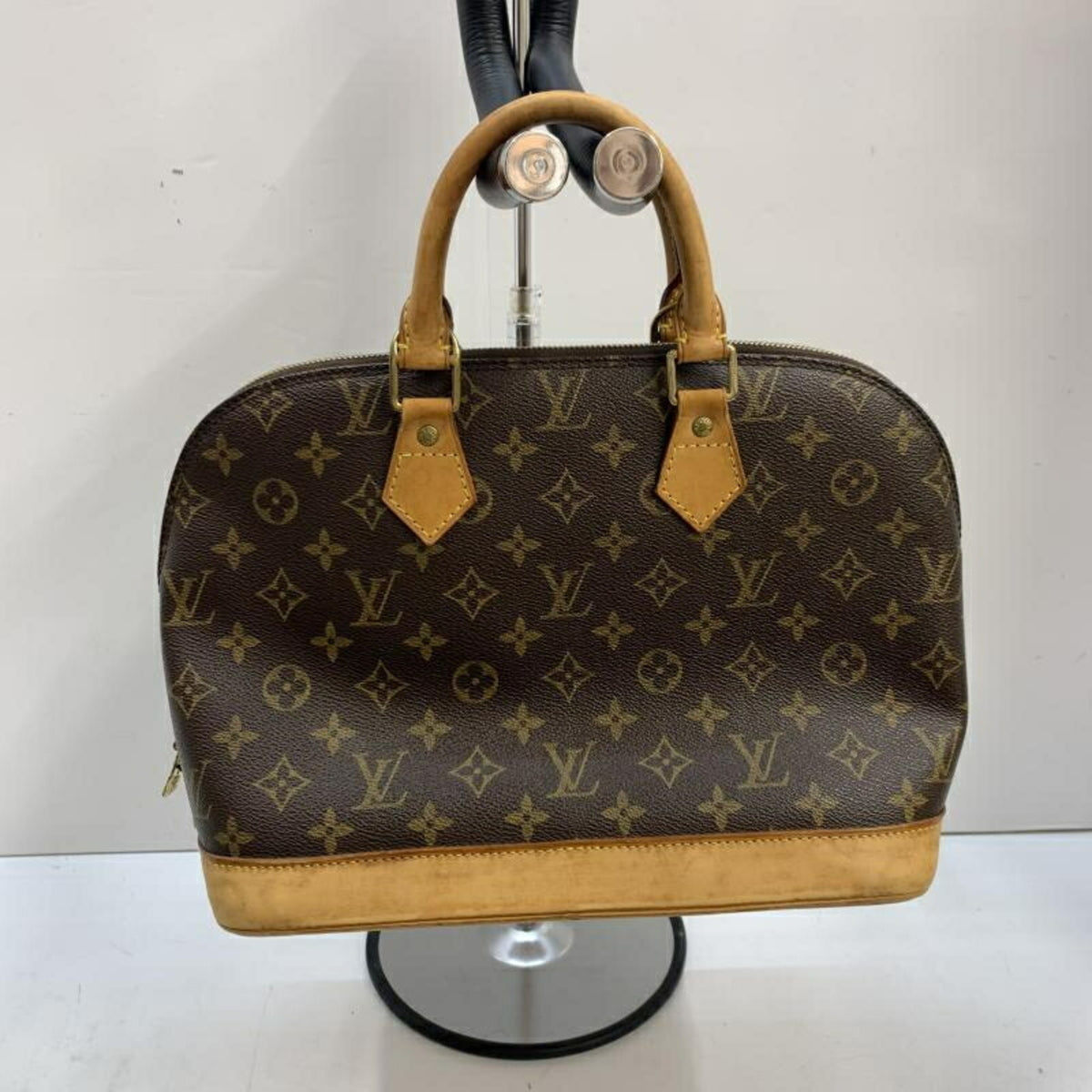 Louis Vuitton Brown Handbag (Pre-Owned)