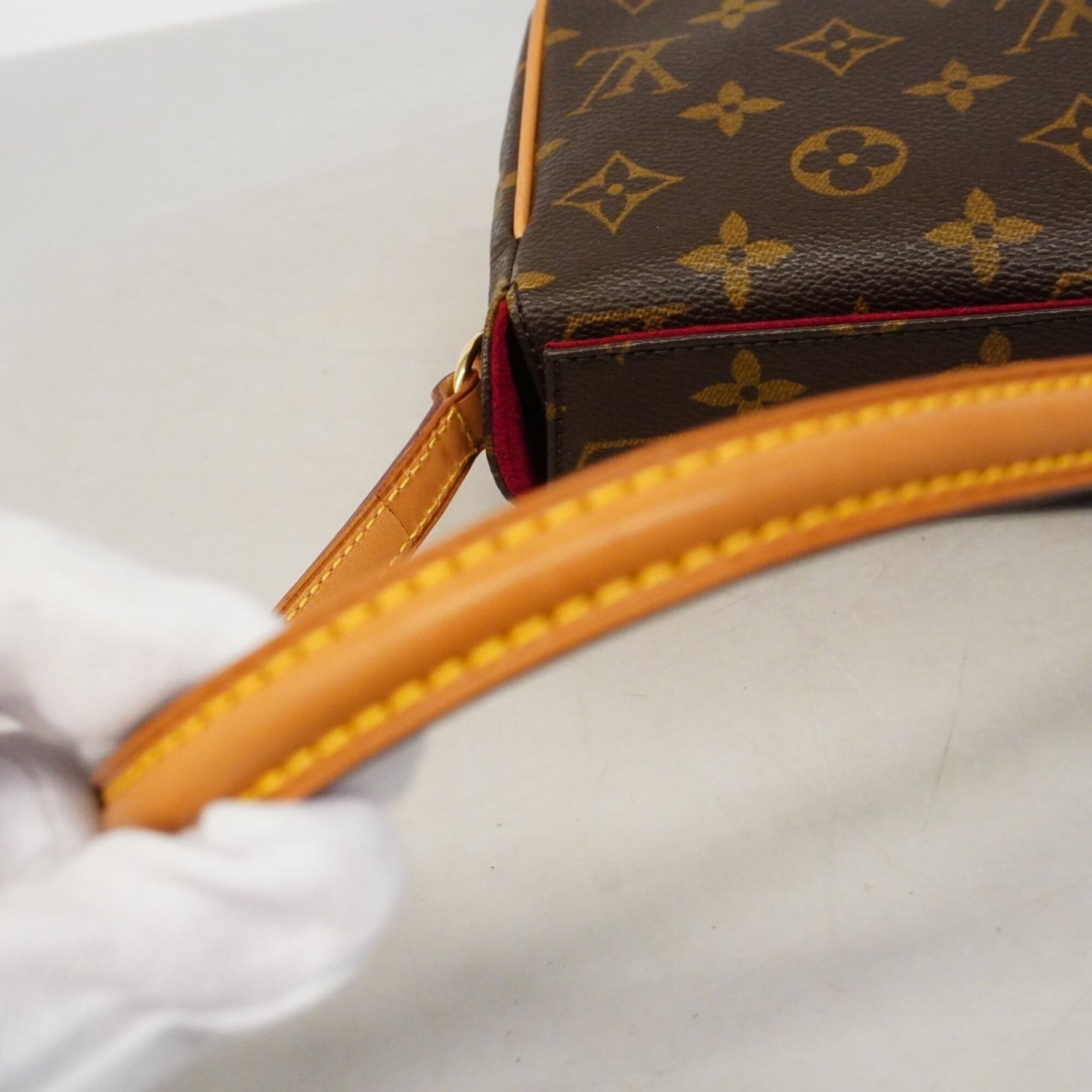 Louis Vuitton Brown Handbag (Pre-Owned)