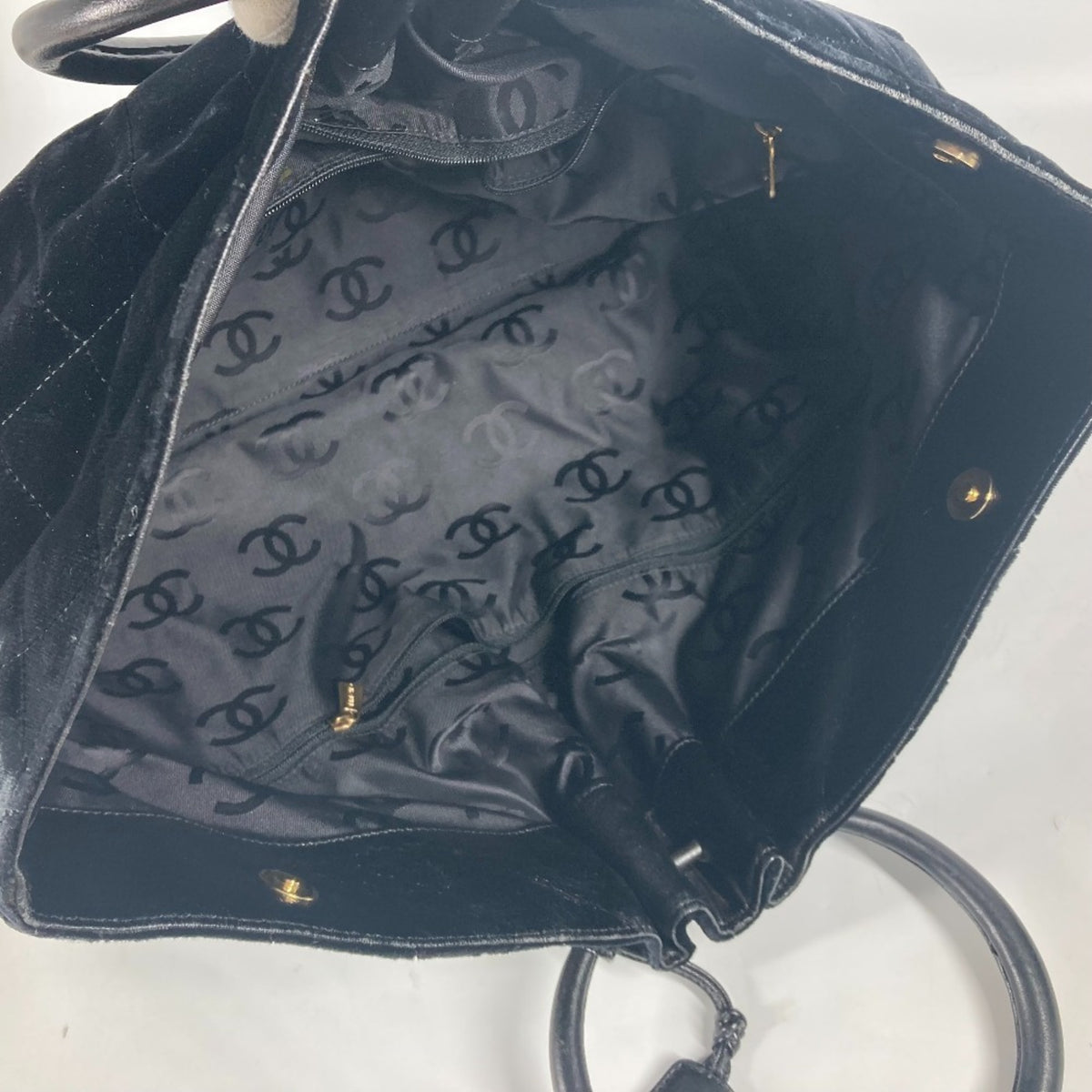 Chanel Black Leather Handbag Tote Bag (Pre-Owned)