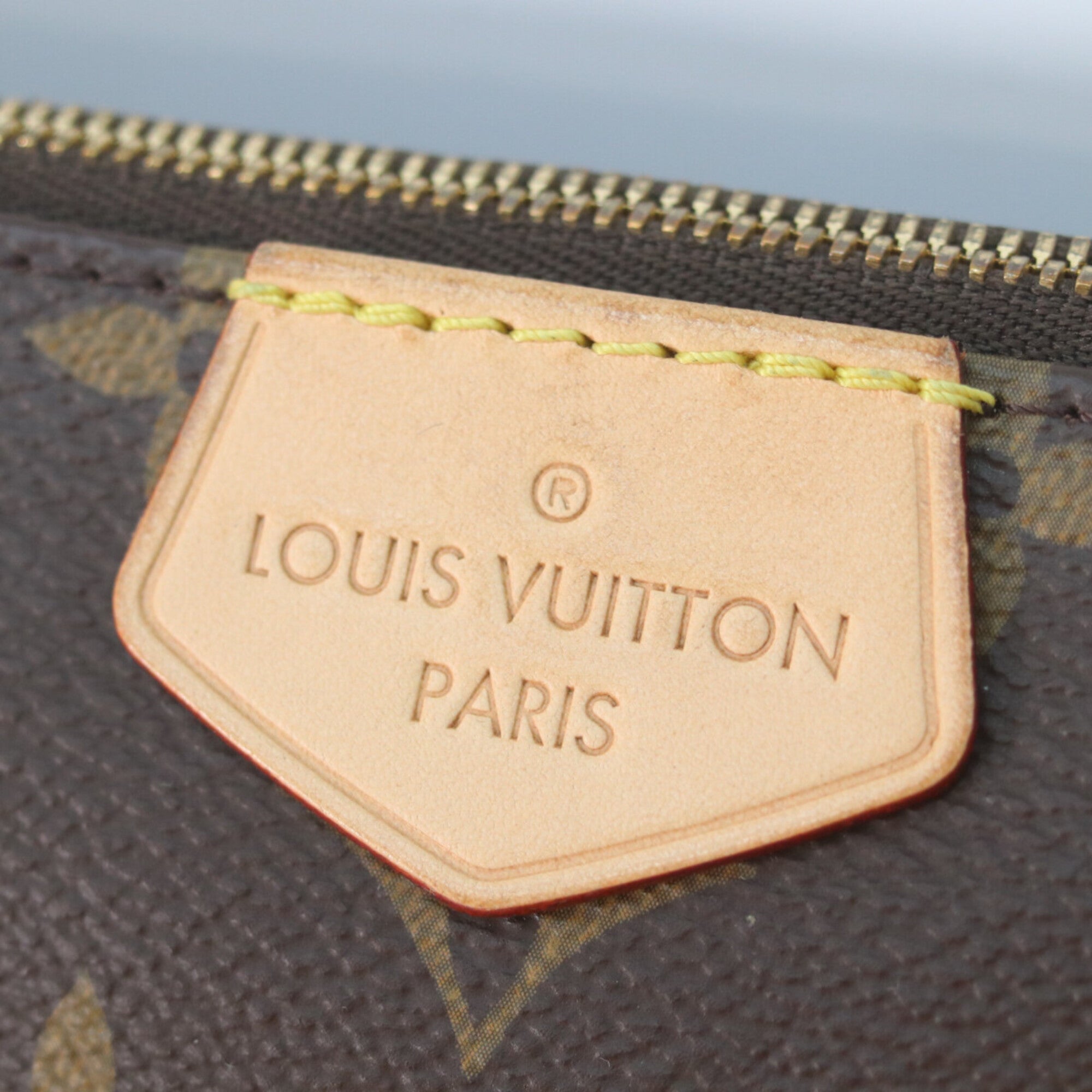 Louis Vuitton Brown Monogram Pouch Shoulder Bag (Pre-Owned)