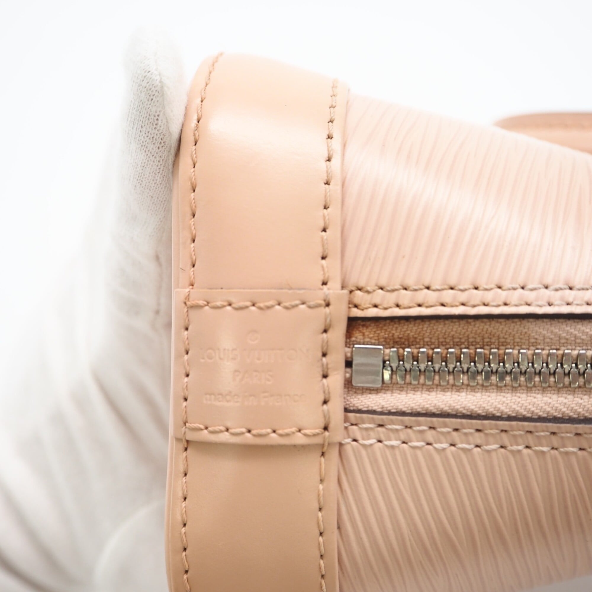 Louis Vuitton Pink Beige Leather Handbag (Pre-Owned)