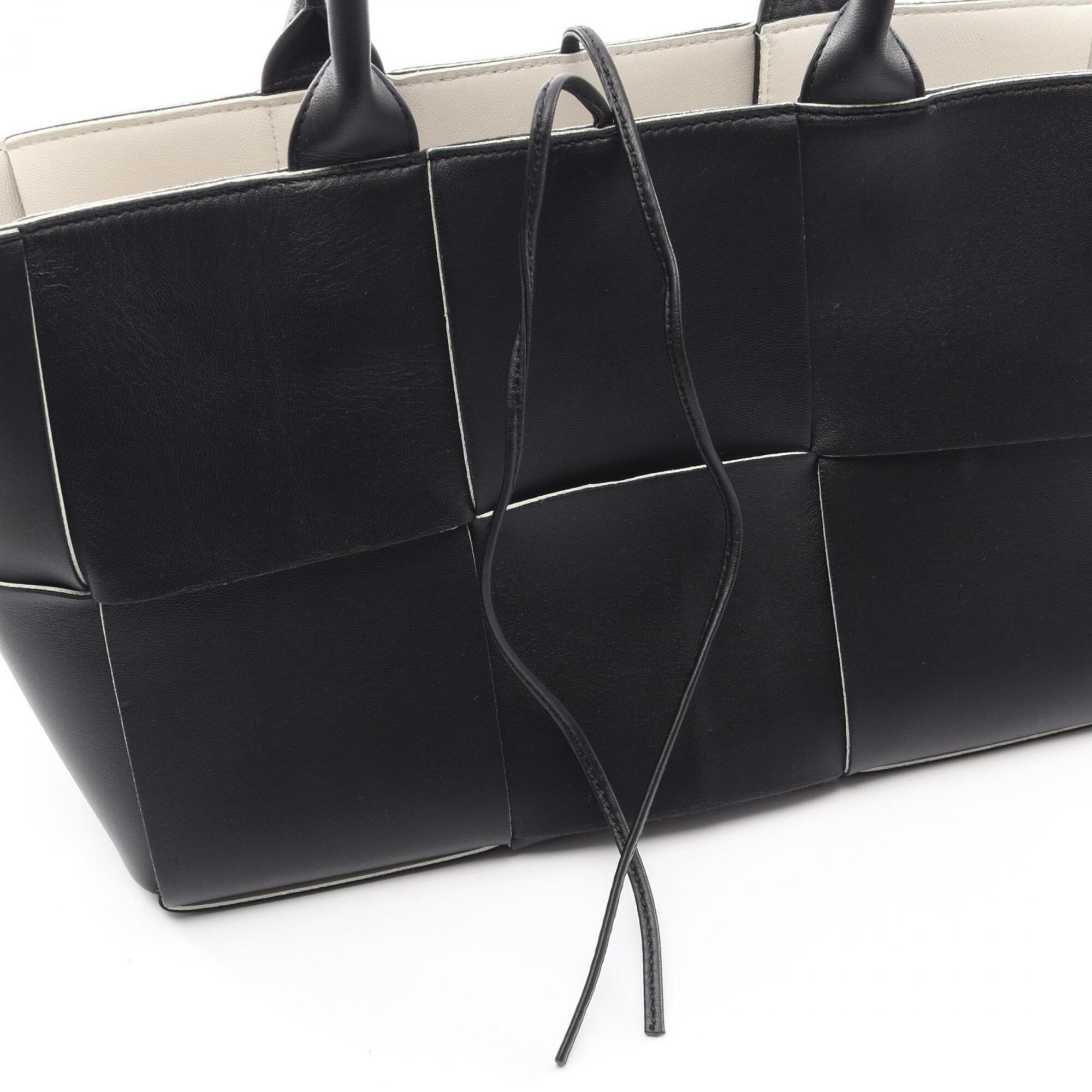 Bottega Veneta Black Leather Handbag Pouch Tote Bag (Pre-Owned)