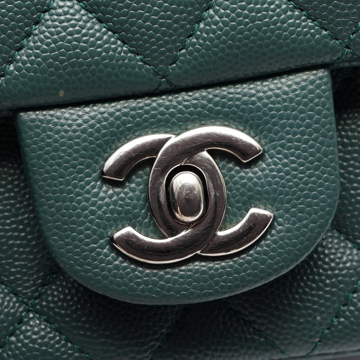 Chanel Green Grained Calfskin Handbag Shoulder Bag (Pre-Owned)