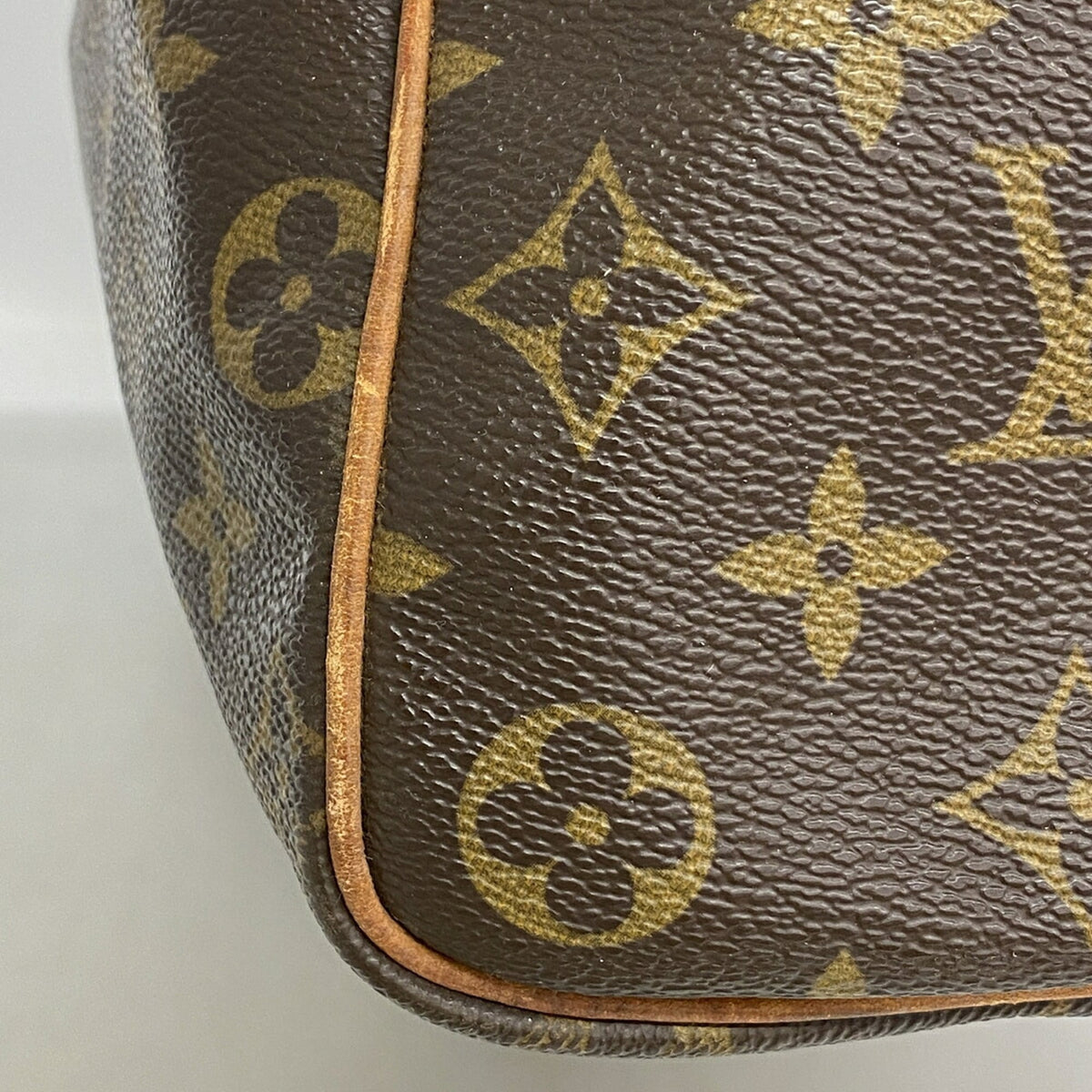 Louis Vuitton Brown Handbag (Pre-Owned)