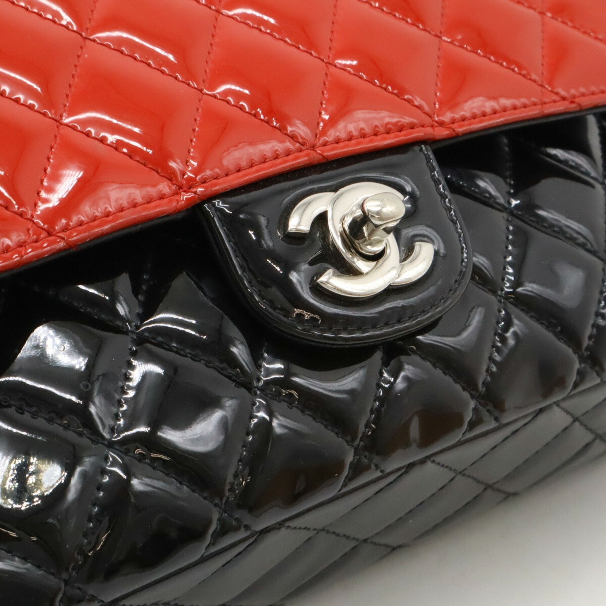 Chanel Black Red Color Patent Leather Shoulder Bag (Pre-Owned)