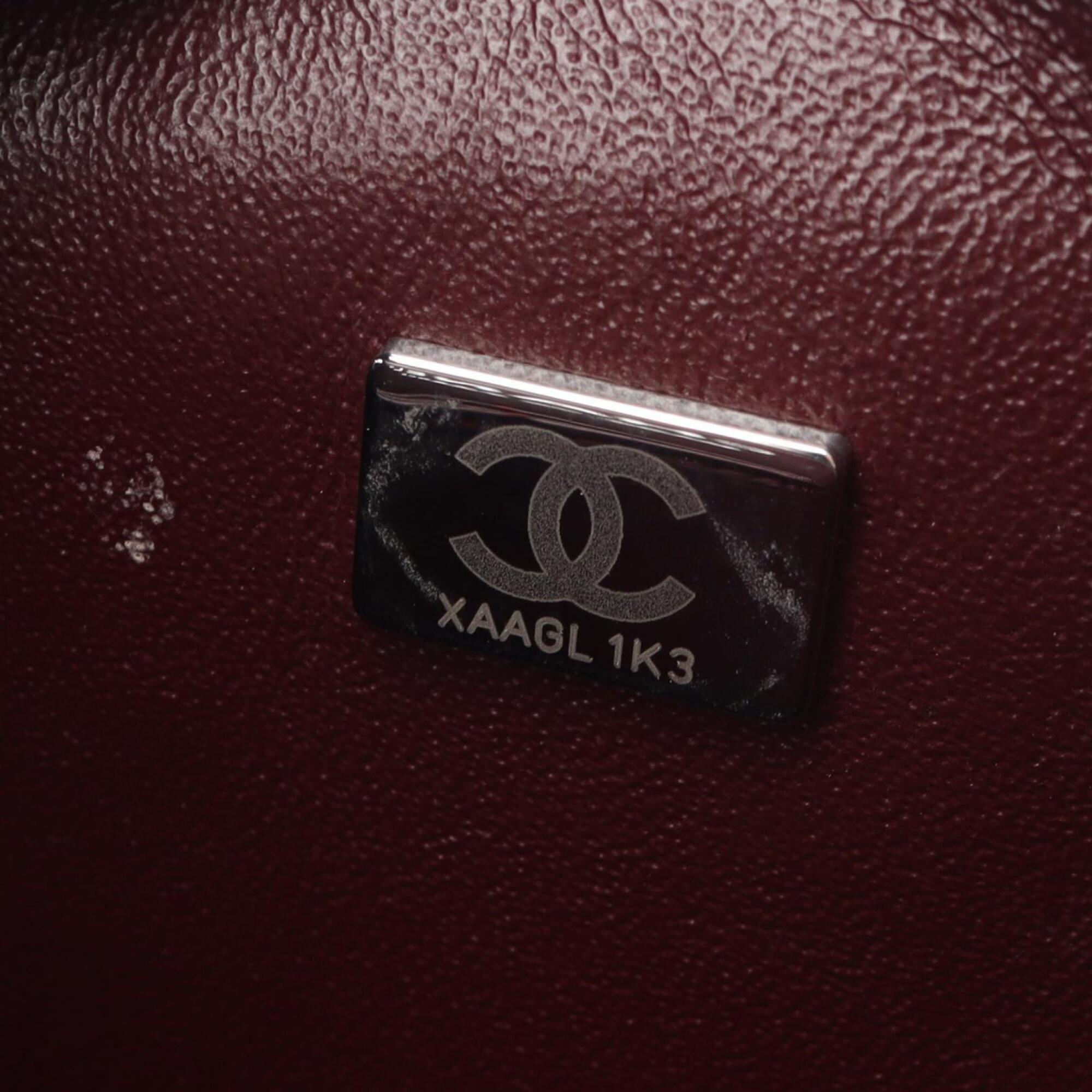 Chanel Black Leather Shoulder Bag (Pre-Owned)