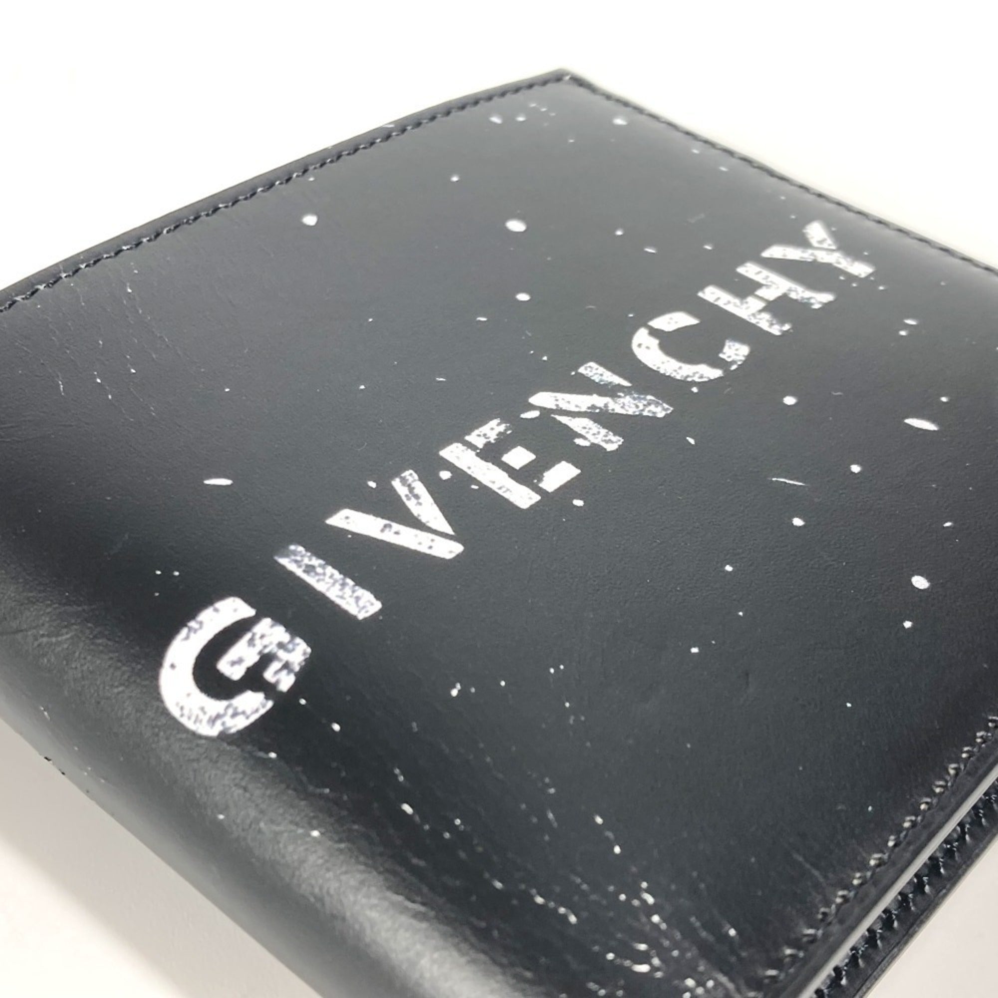 Givenchy Black White Leather Wallet (Bi-Fold) (Pre-Owned)
