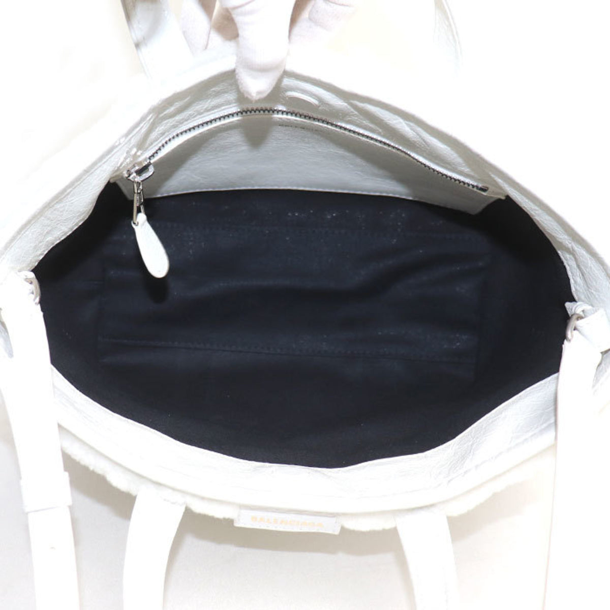 Balenciaga White Leather Shoulder Bag (Pre-Owned)