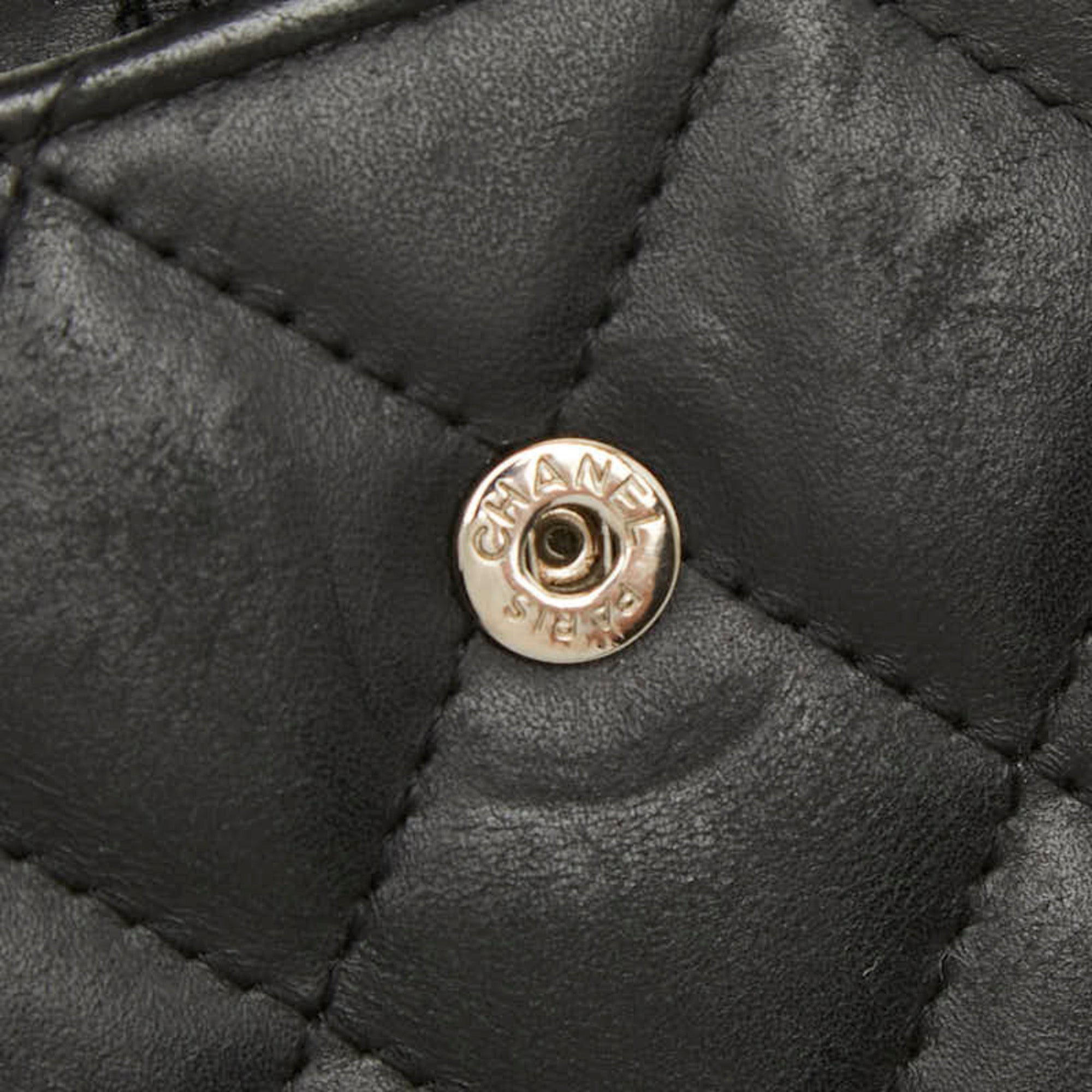 Chanel Black Leather Wallet (Bi-Fold) (Pre-Owned)